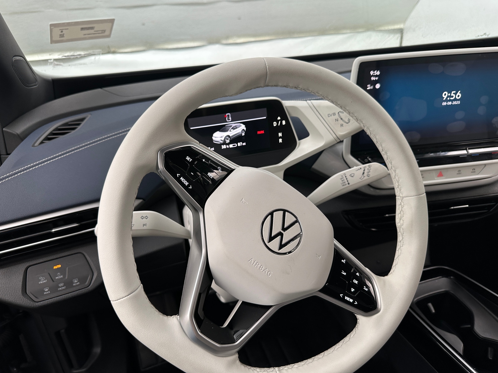 Thumbnail: 2023 Volkswagen ID.4 - 4