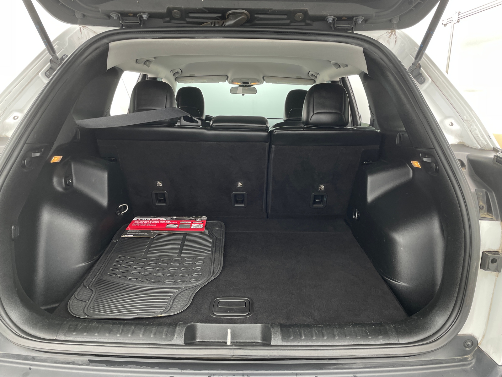 Thumbnail: 2019 Jeep Cherokee - 7