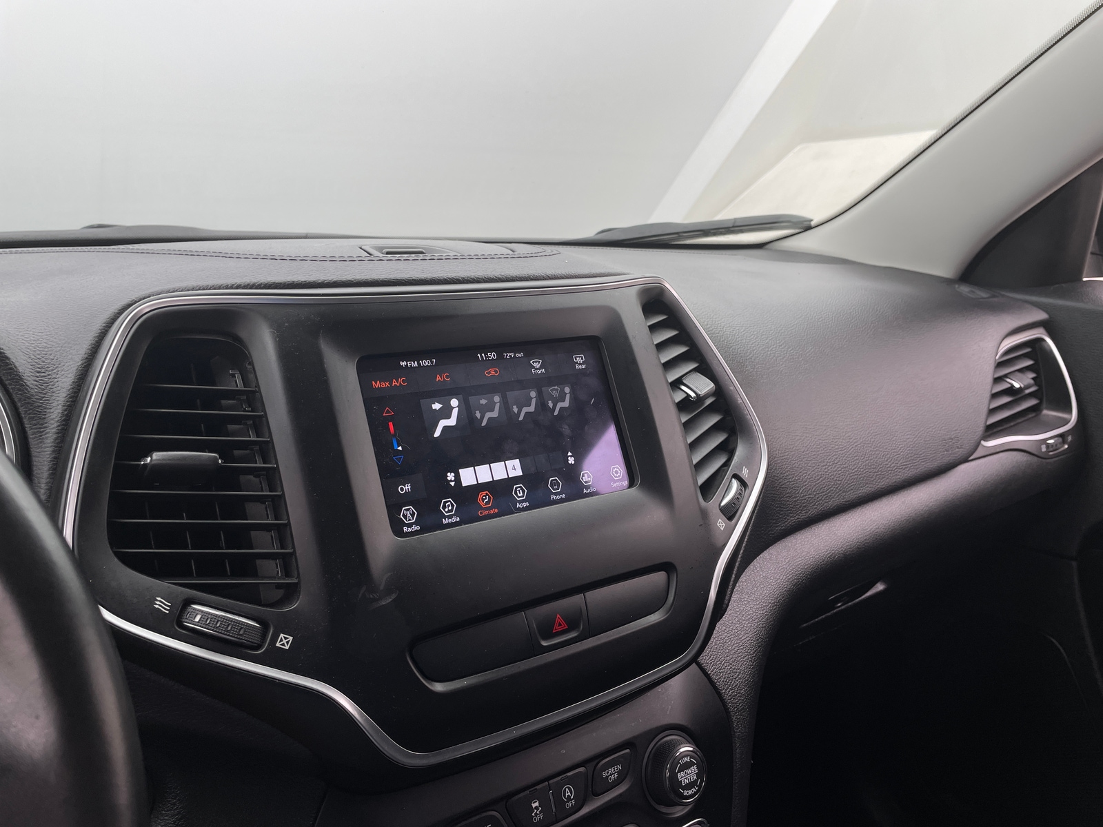 Thumbnail: 2019 Jeep Cherokee - 4