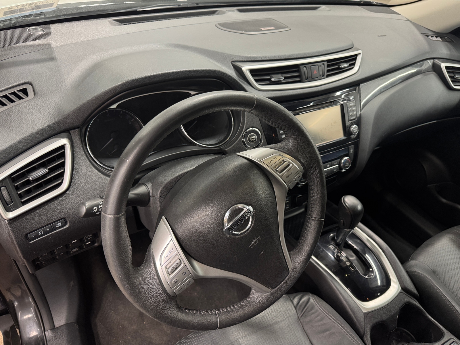 Thumbnail: 2015 Nissan Rogue - 2