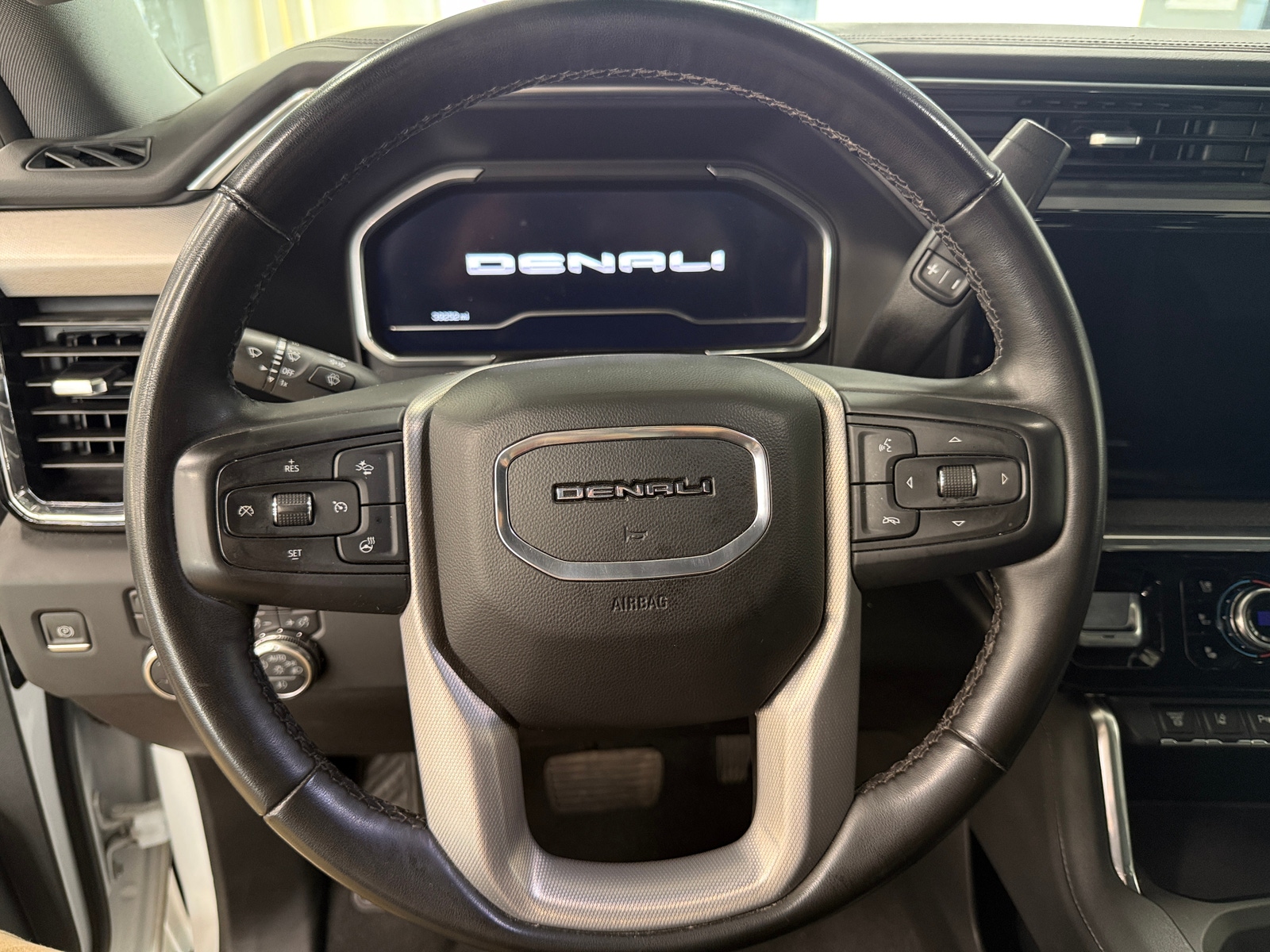 Thumbnail: 2024 GMC Sierra 3500 - 4