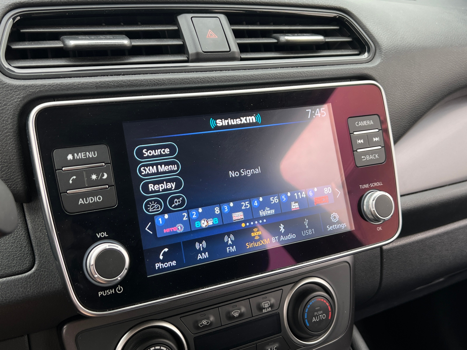Thumbnail: 2023 Nissan Leaf - 4