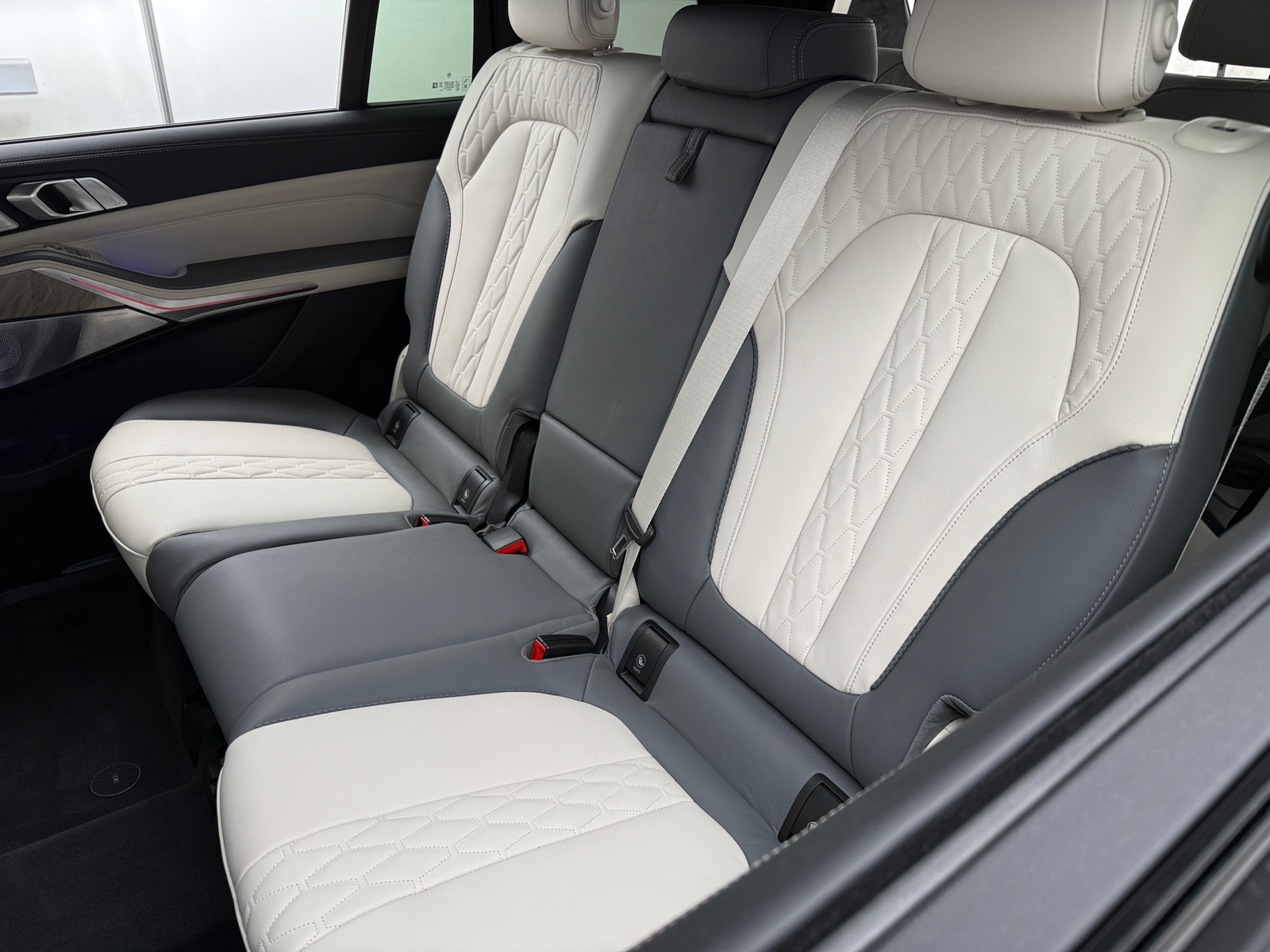Thumbnail: 2024 BMW X7 - 5