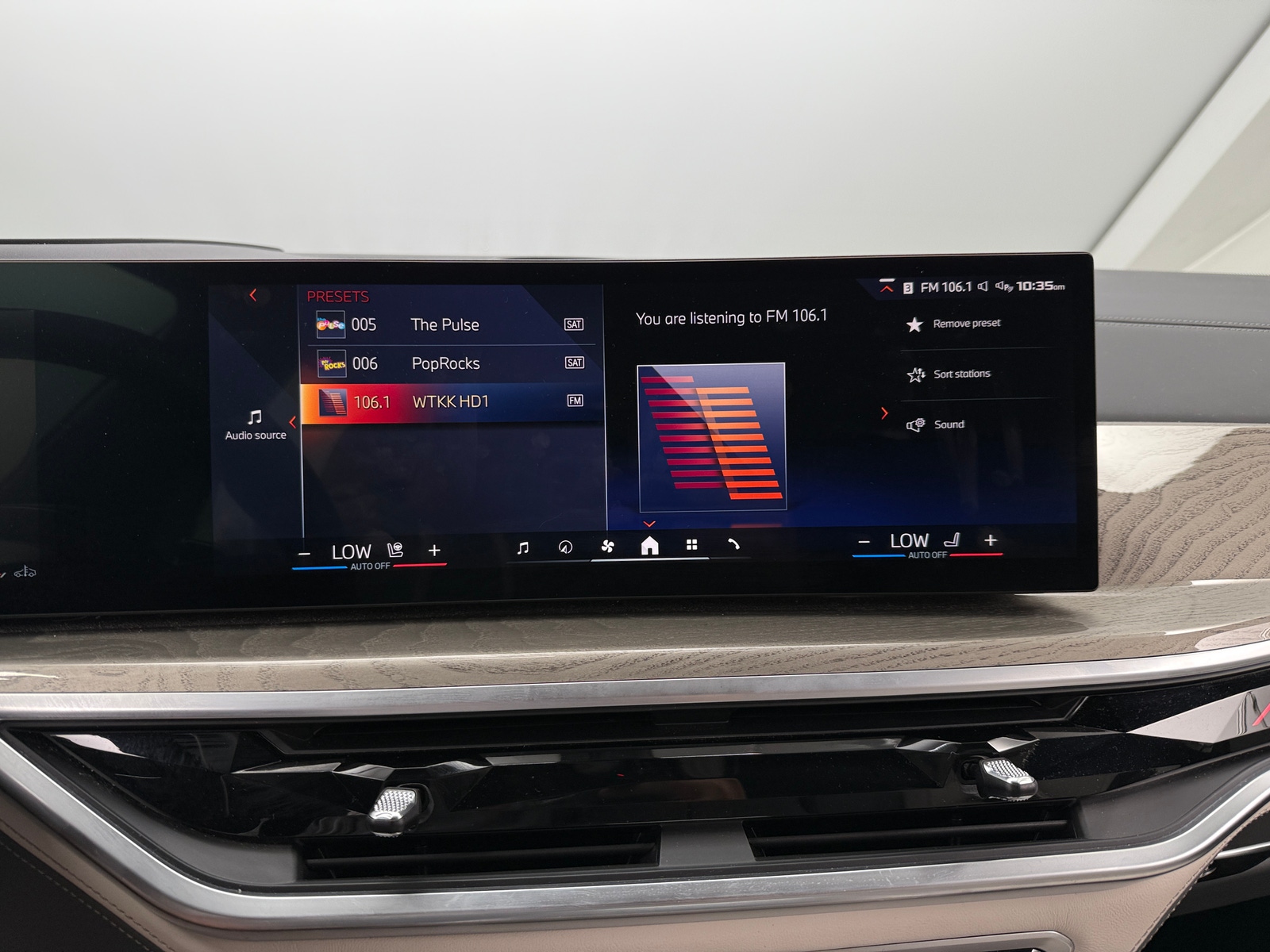 Thumbnail: 2024 BMW X7 - 3