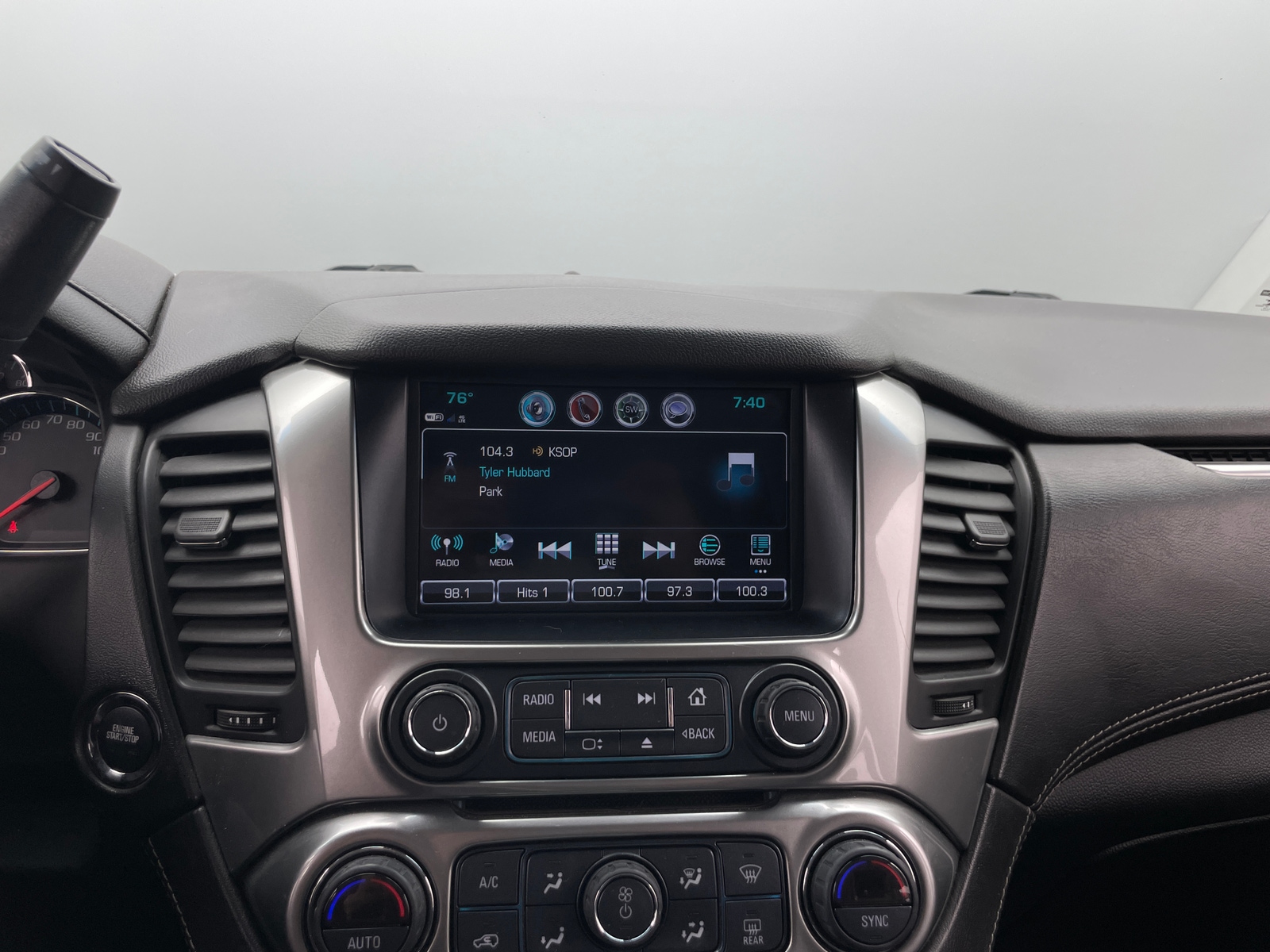 Thumbnail: 2018 Chevrolet Tahoe - 3