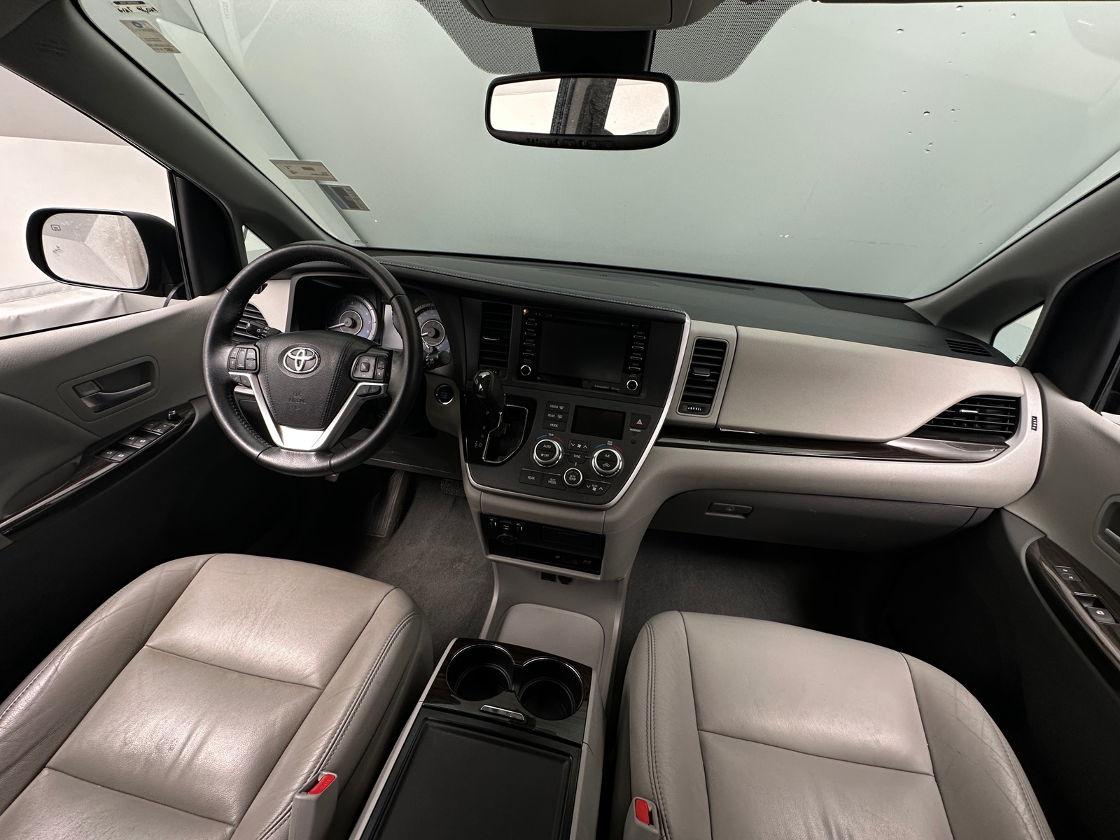 Thumbnail: 2020 Toyota Sienna - 2