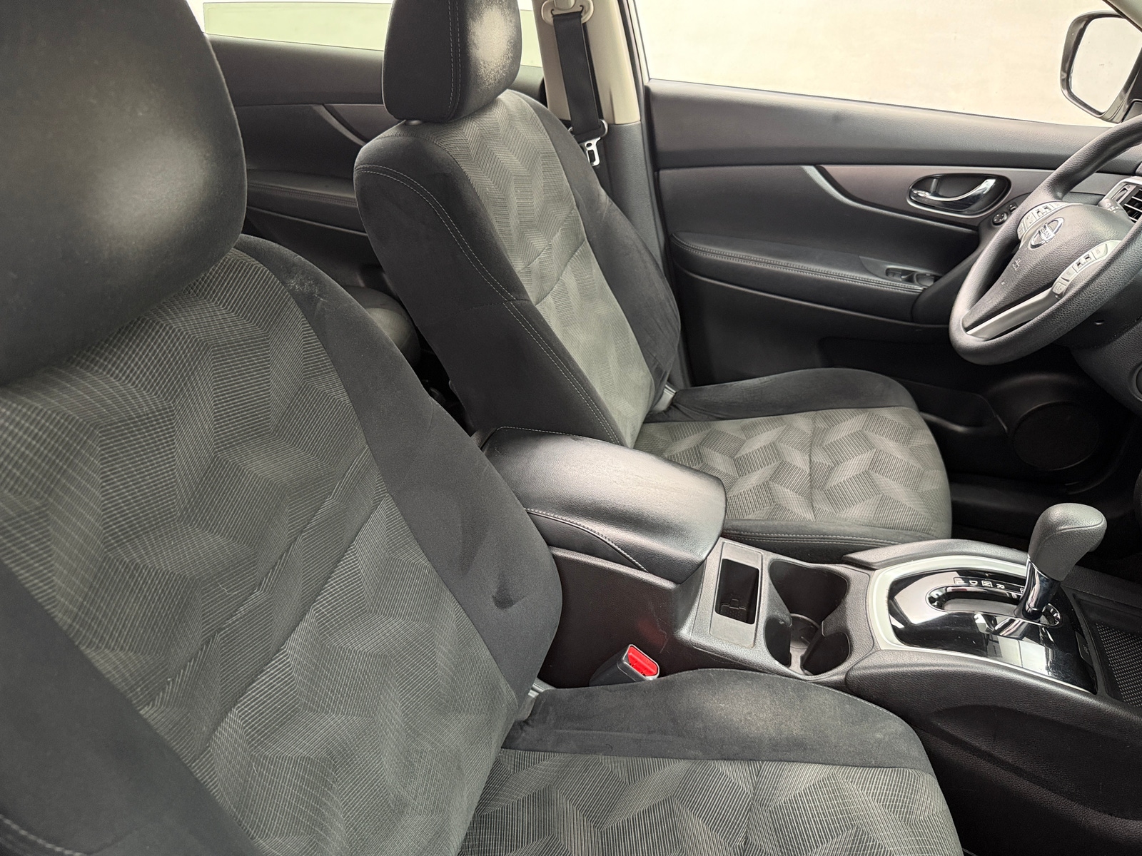 Thumbnail: 2015 Nissan Rogue - 2