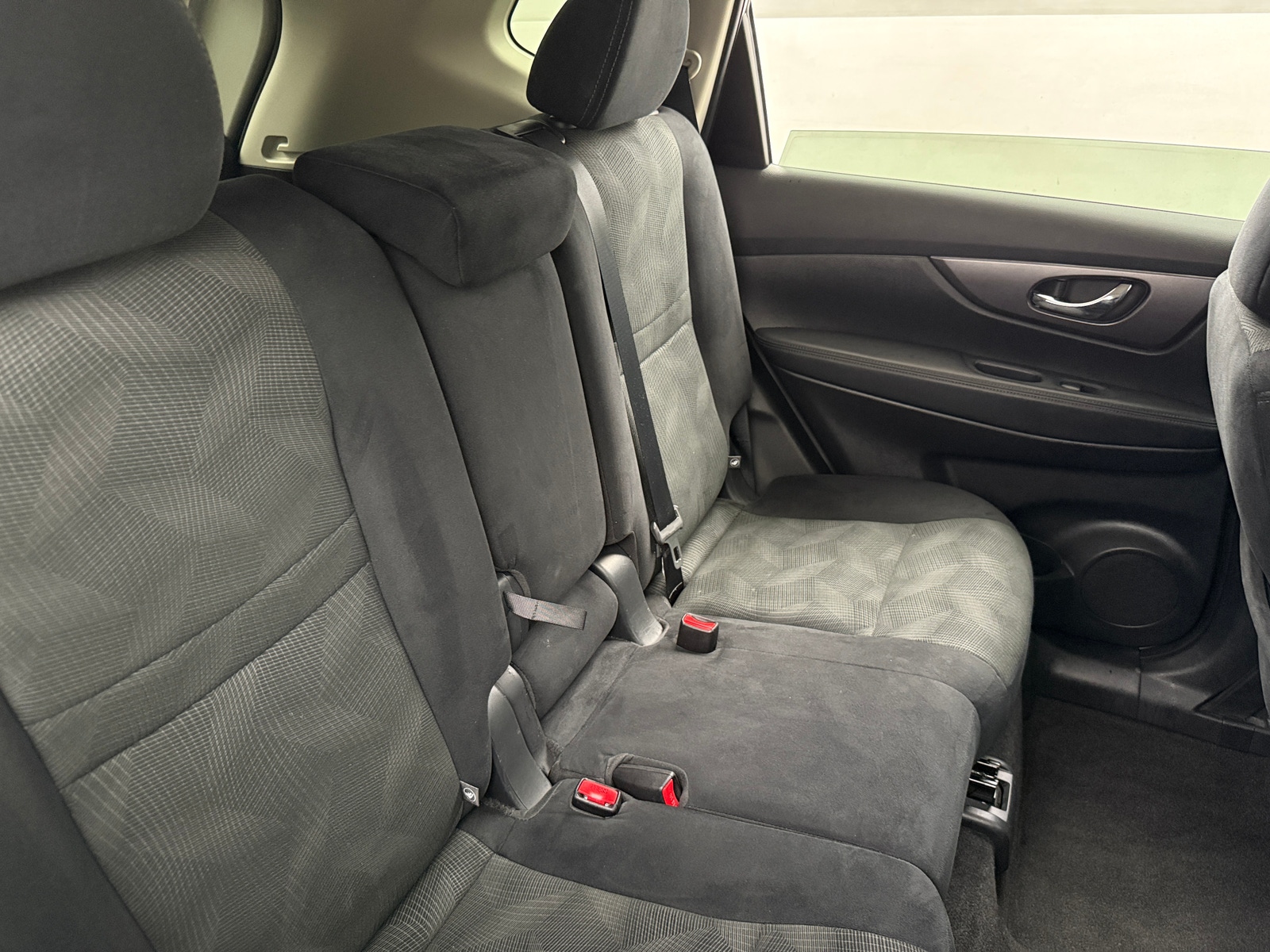 Thumbnail: 2015 Nissan Rogue - 6