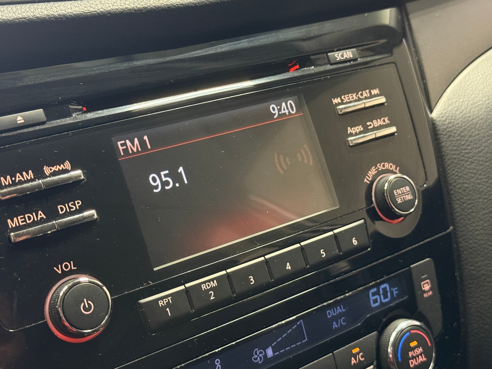 Thumbnail: 2015 Nissan Rogue - 4