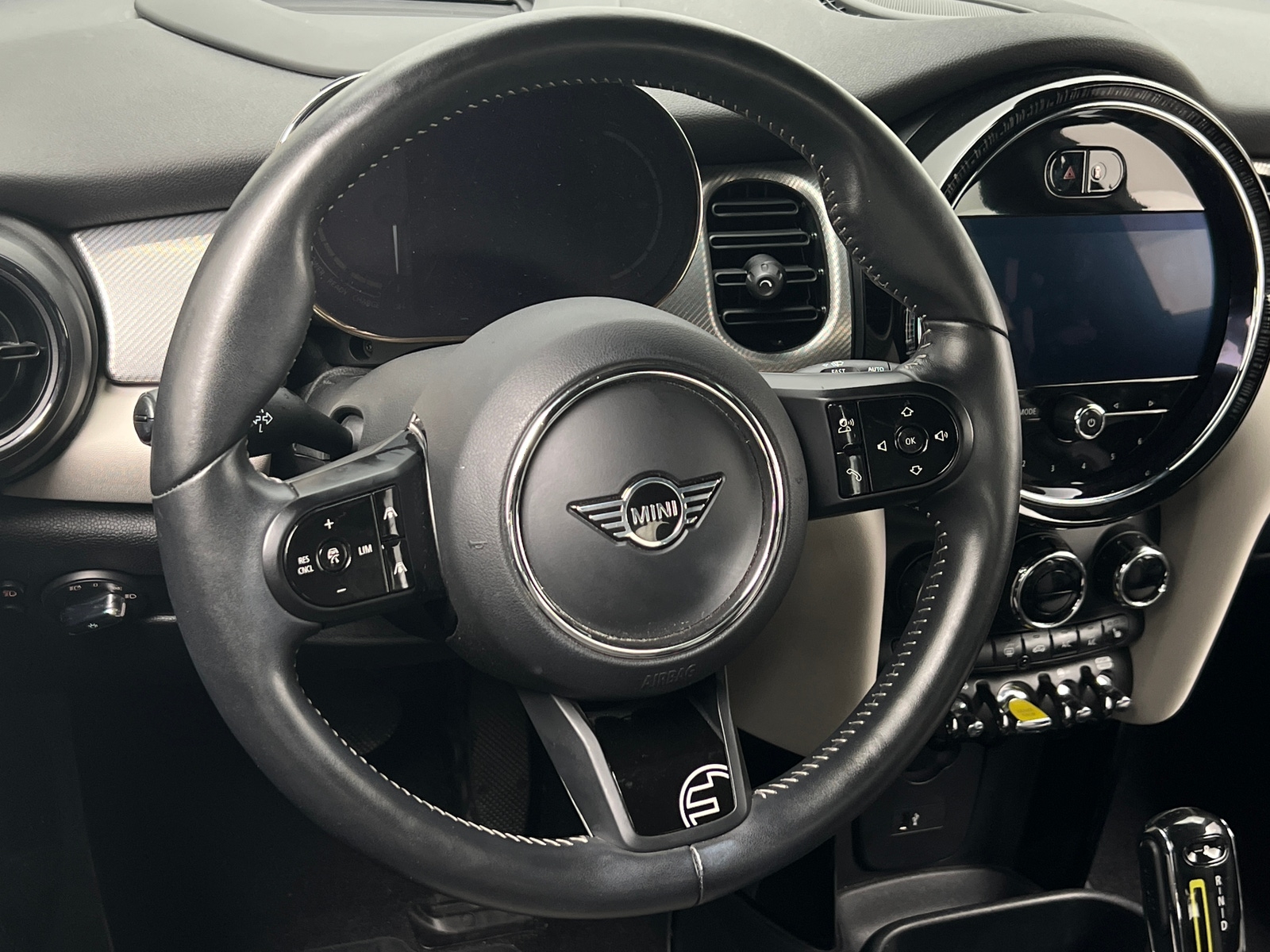 Thumbnail: 2022 MINI Cooper Hardtop - 4