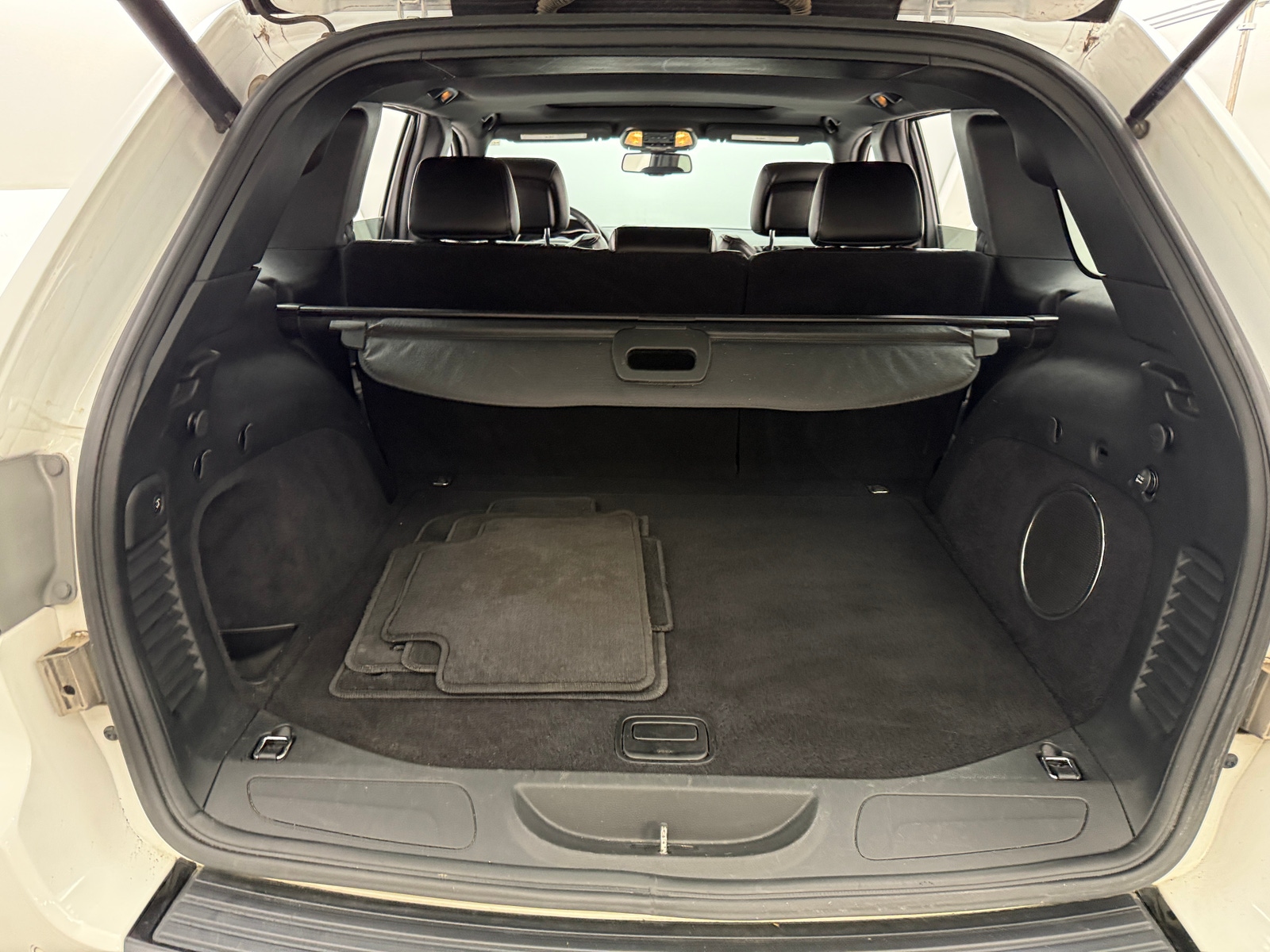 Thumbnail: 2015 Jeep Grand Cherokee - 6