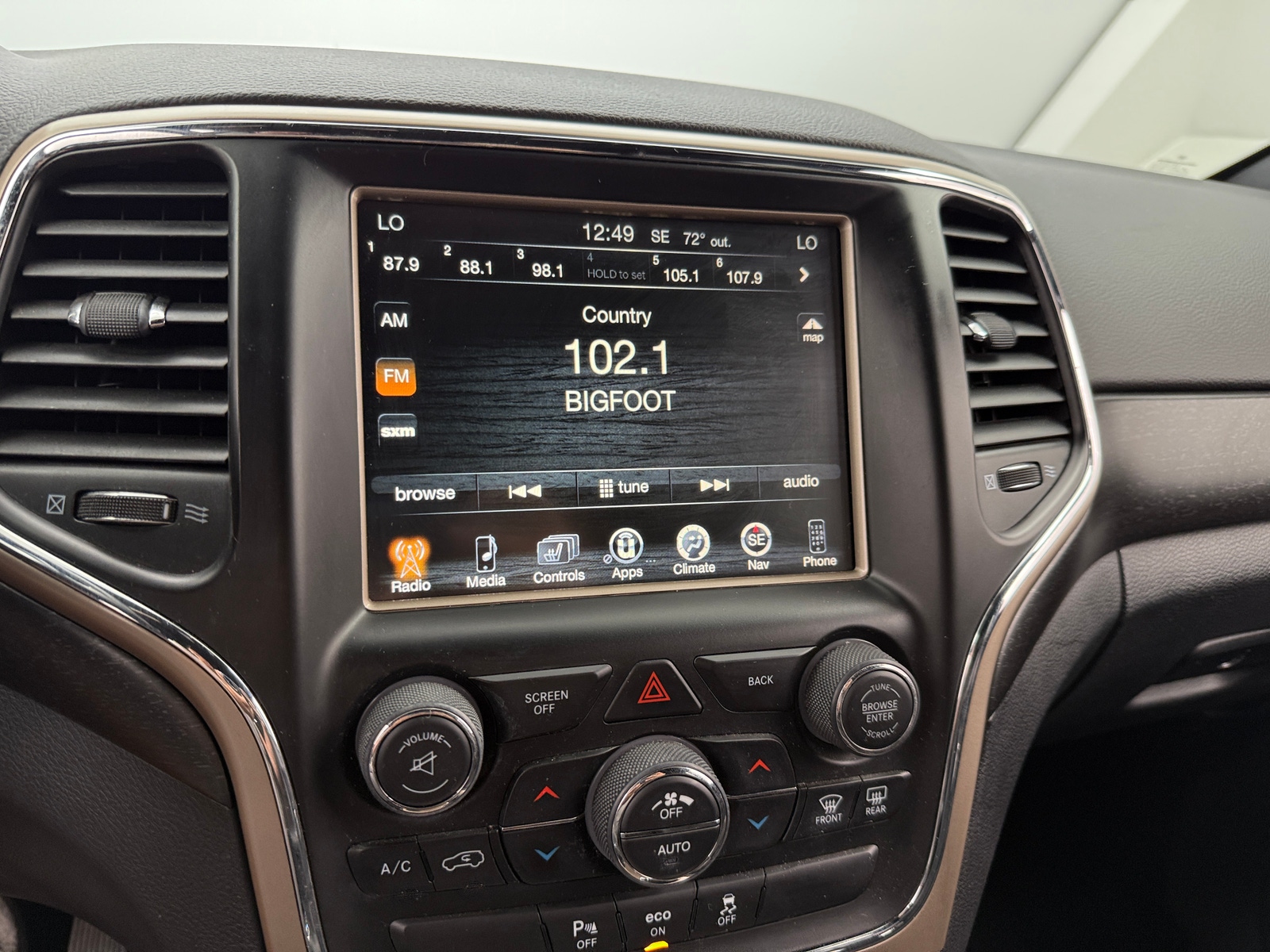 Thumbnail: 2015 Jeep Grand Cherokee - 3