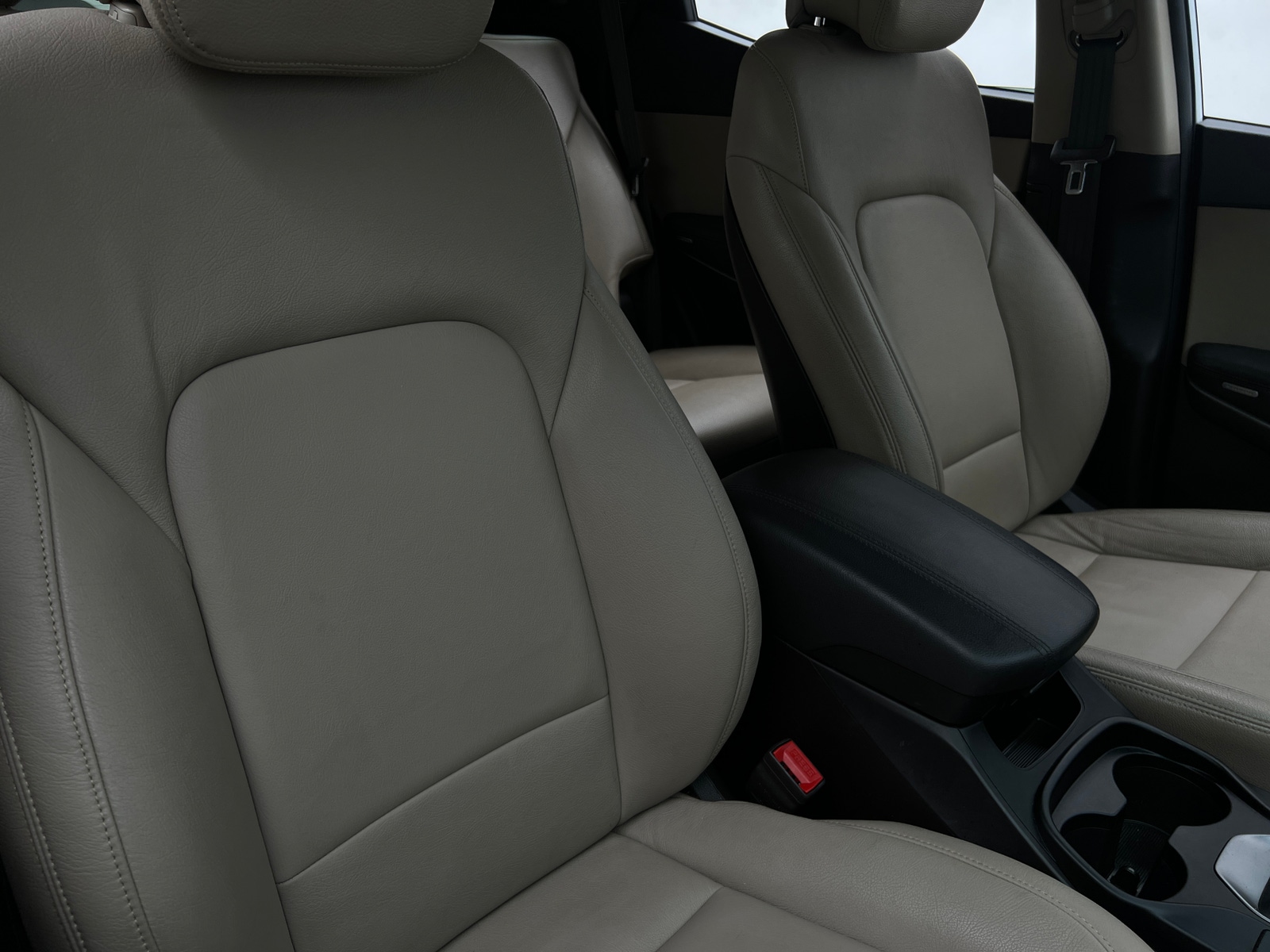 Thumbnail: 2017 Hyundai Santa Fe - 2