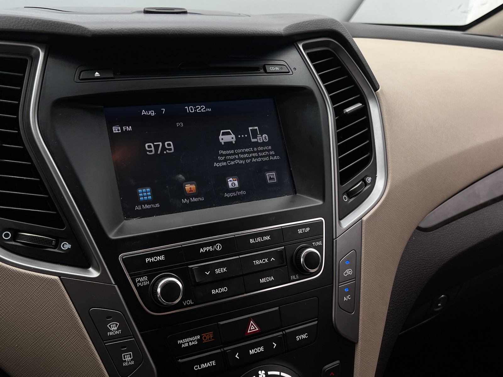 Thumbnail: 2017 Hyundai Santa Fe - 4