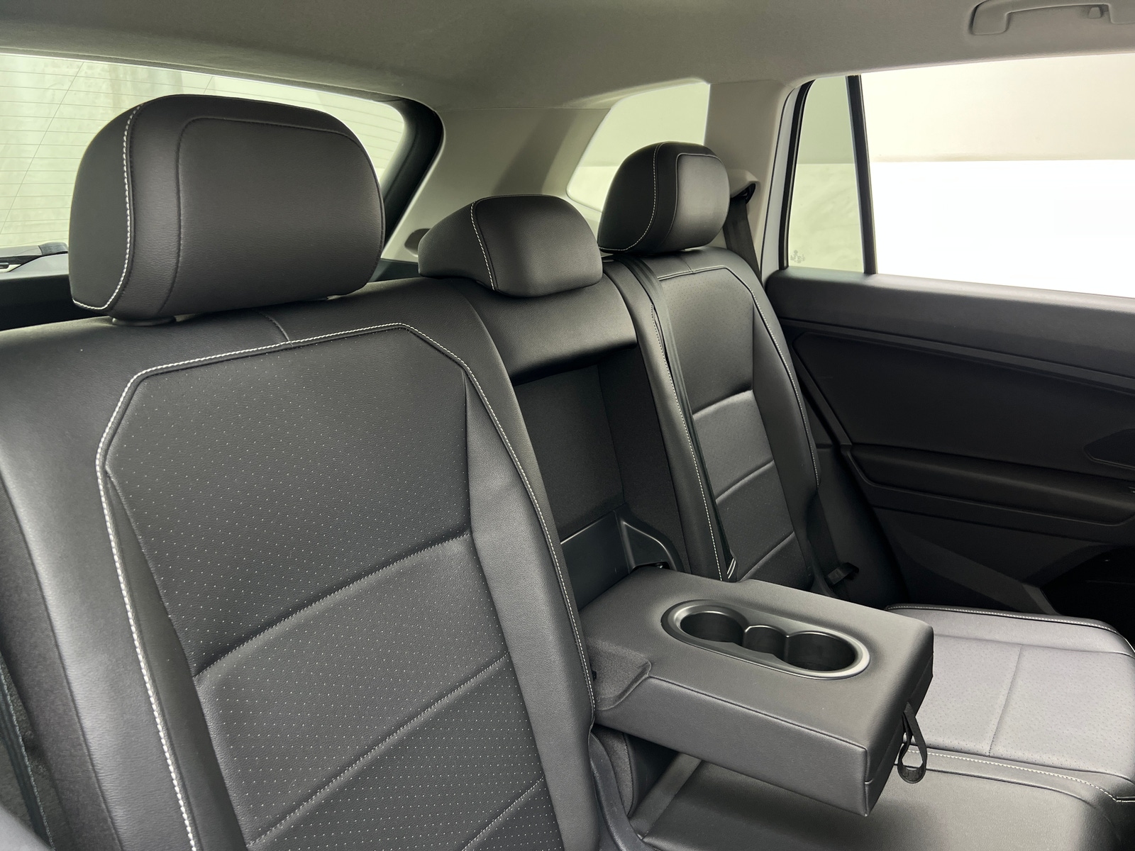 Thumbnail: 2021 Volkswagen Tiguan - 5