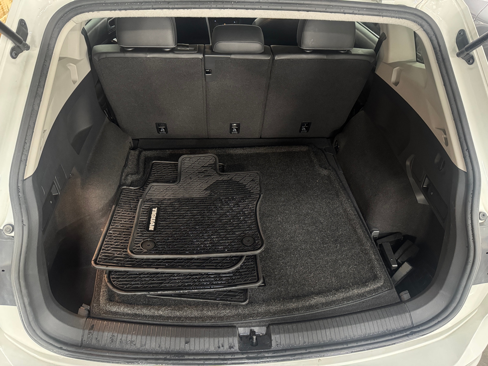 Thumbnail: 2021 Volkswagen Tiguan - 6
