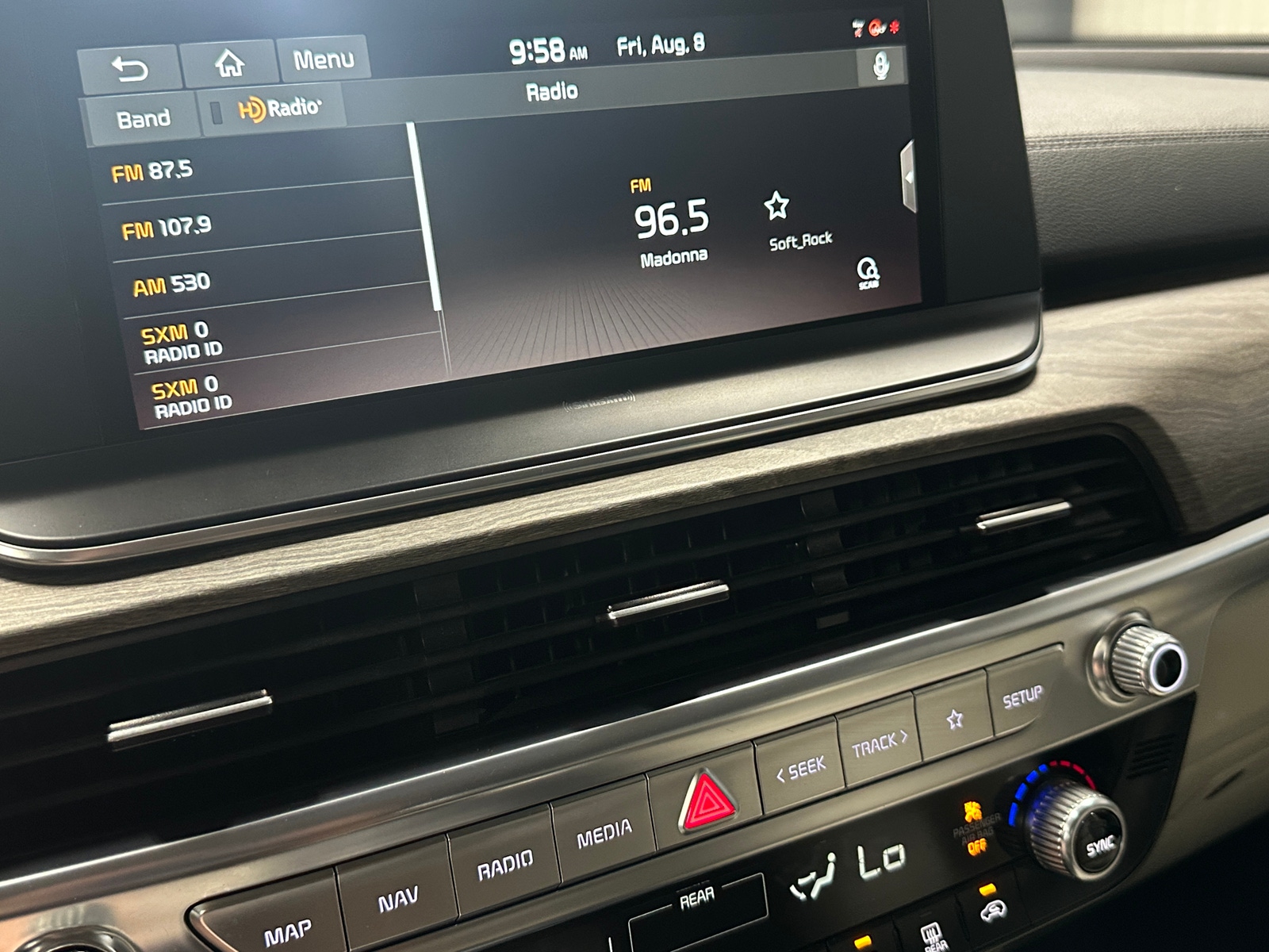 Thumbnail: 2021 Kia Telluride - 3