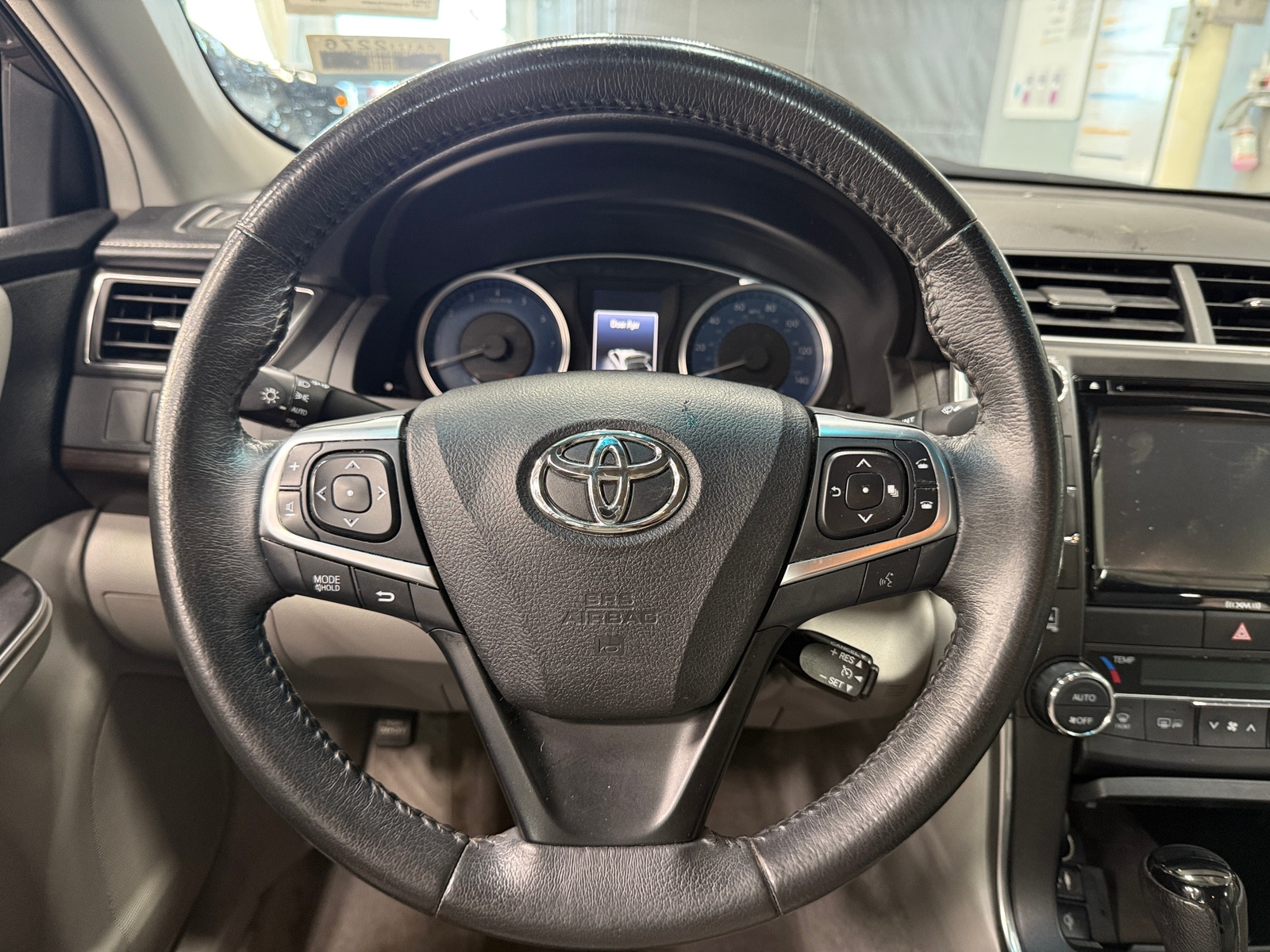 Thumbnail: 2017 Toyota Camry - 5