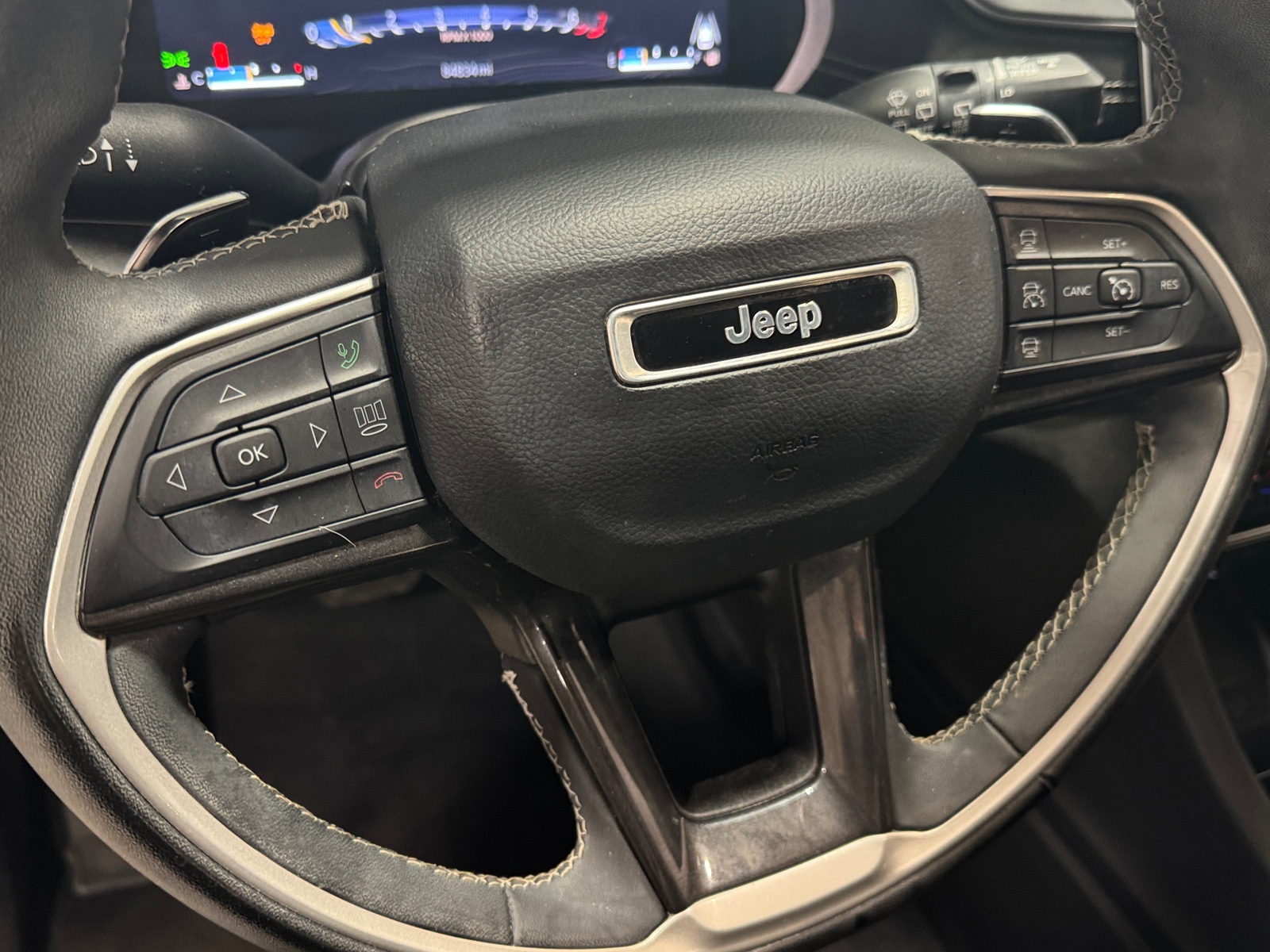 Thumbnail: 2023 Jeep Grand Cherokee L - 4