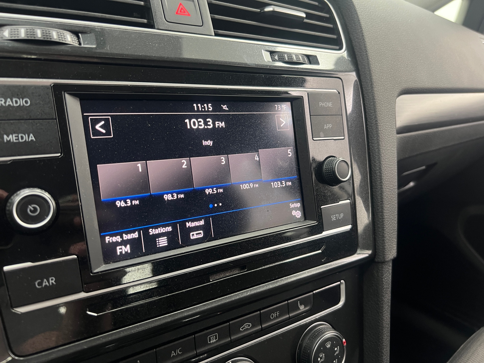 Thumbnail: 2019 Volkswagen e-Golf - 4