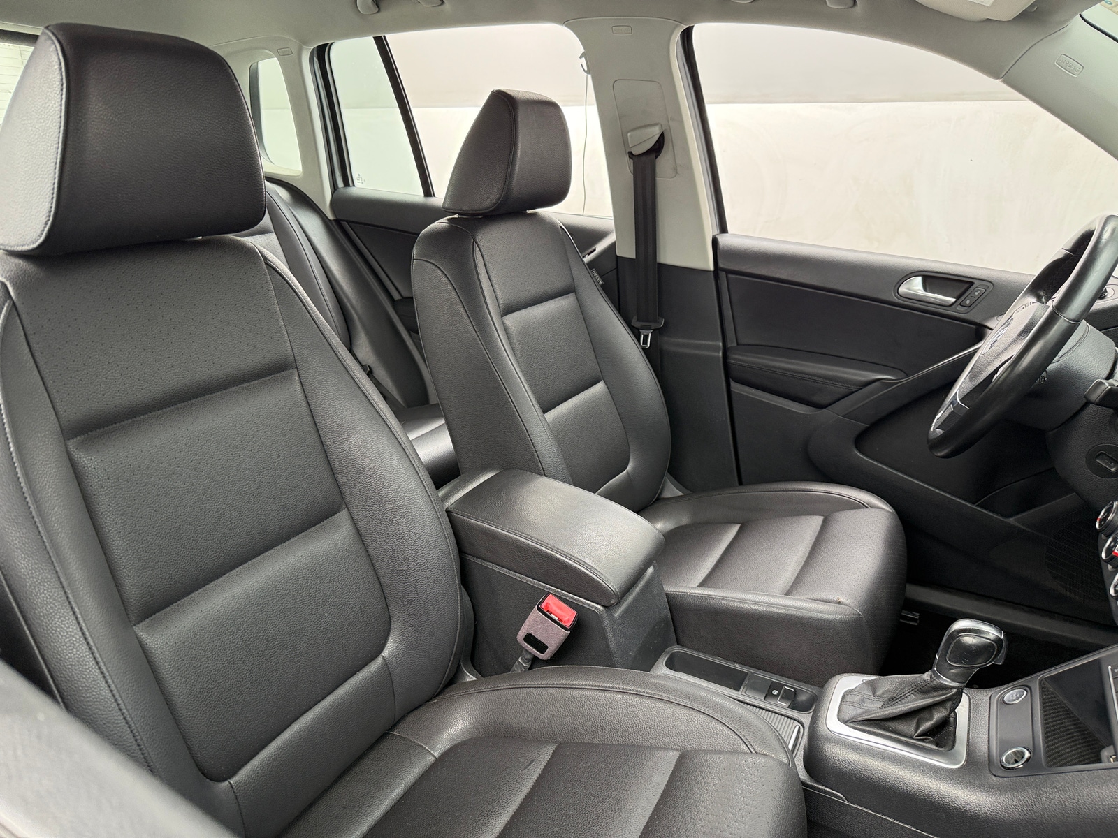 Thumbnail: 2017 Volkswagen Tiguan - 2