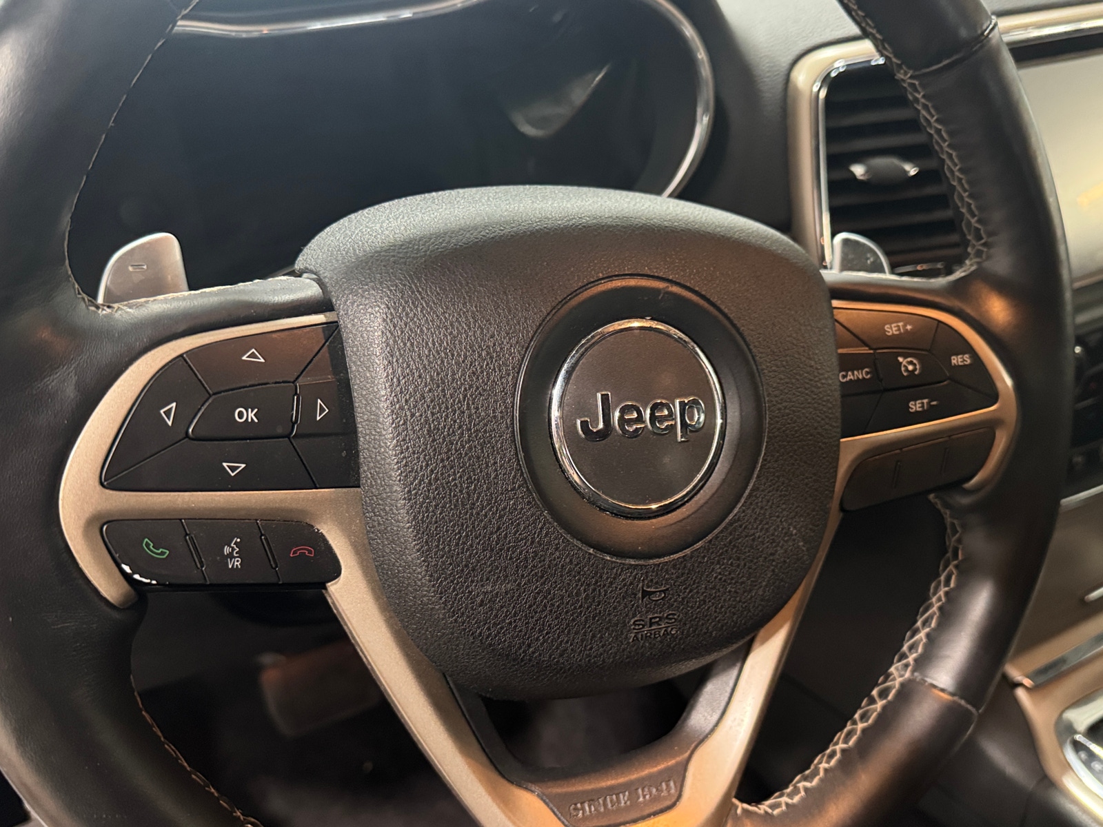 Thumbnail: 2017 Jeep Grand Cherokee - 4