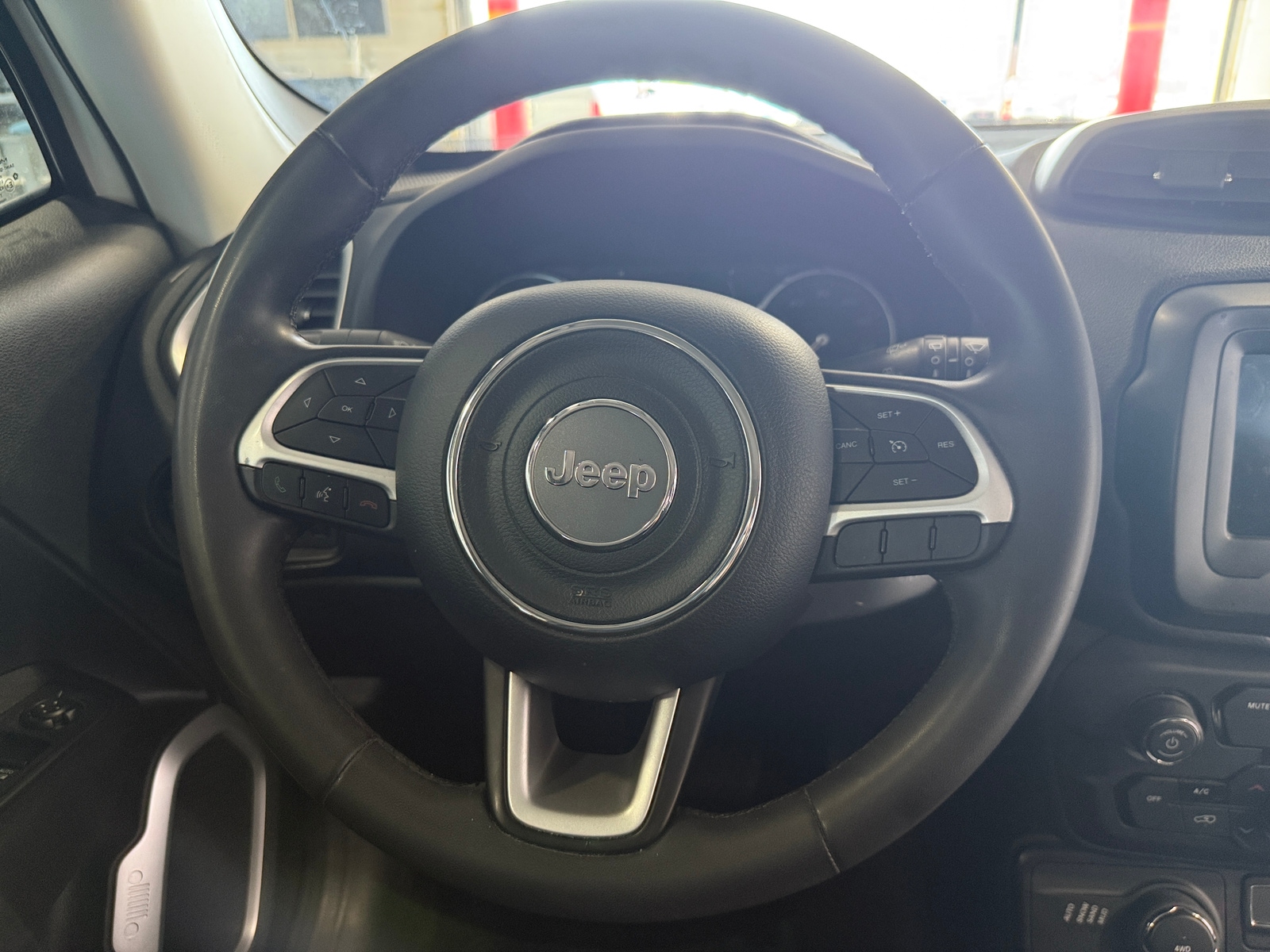Thumbnail: 2019 Jeep Renegade - 5