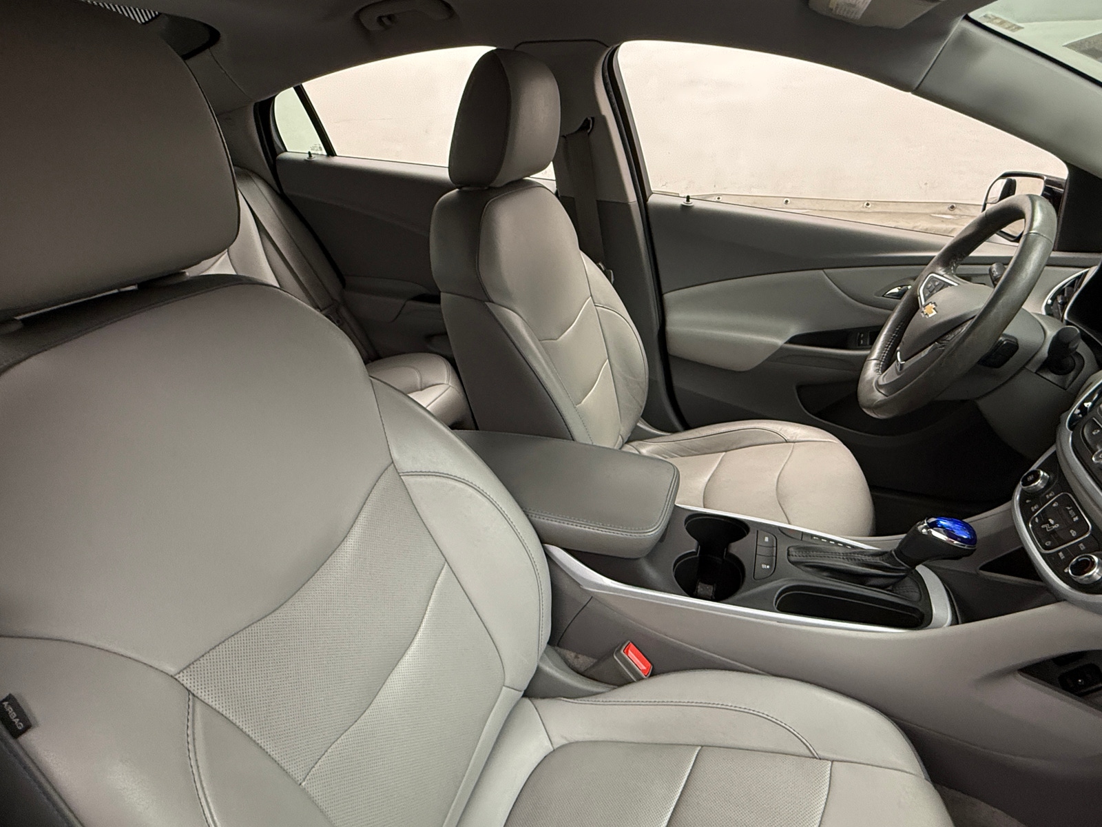 Thumbnail: 2017 Chevrolet Volt - 2