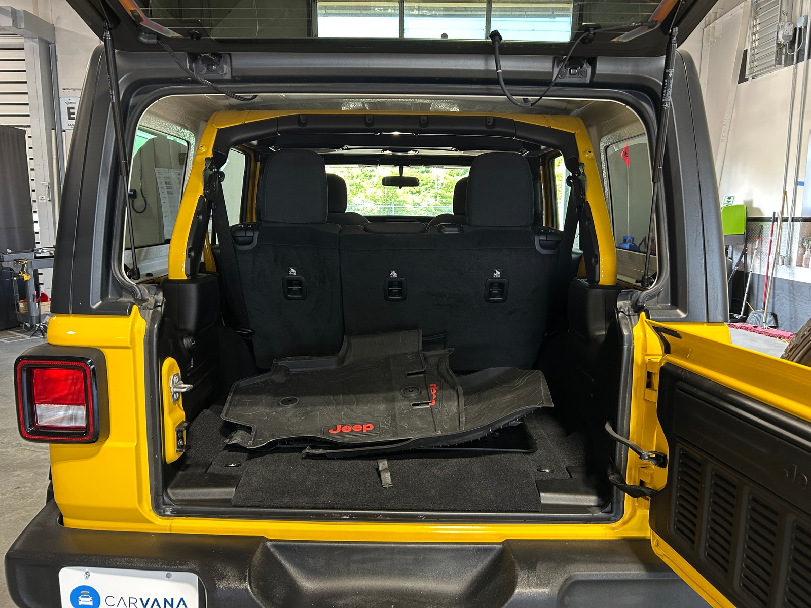 Thumbnail: 2019 Jeep Wrangler - 7