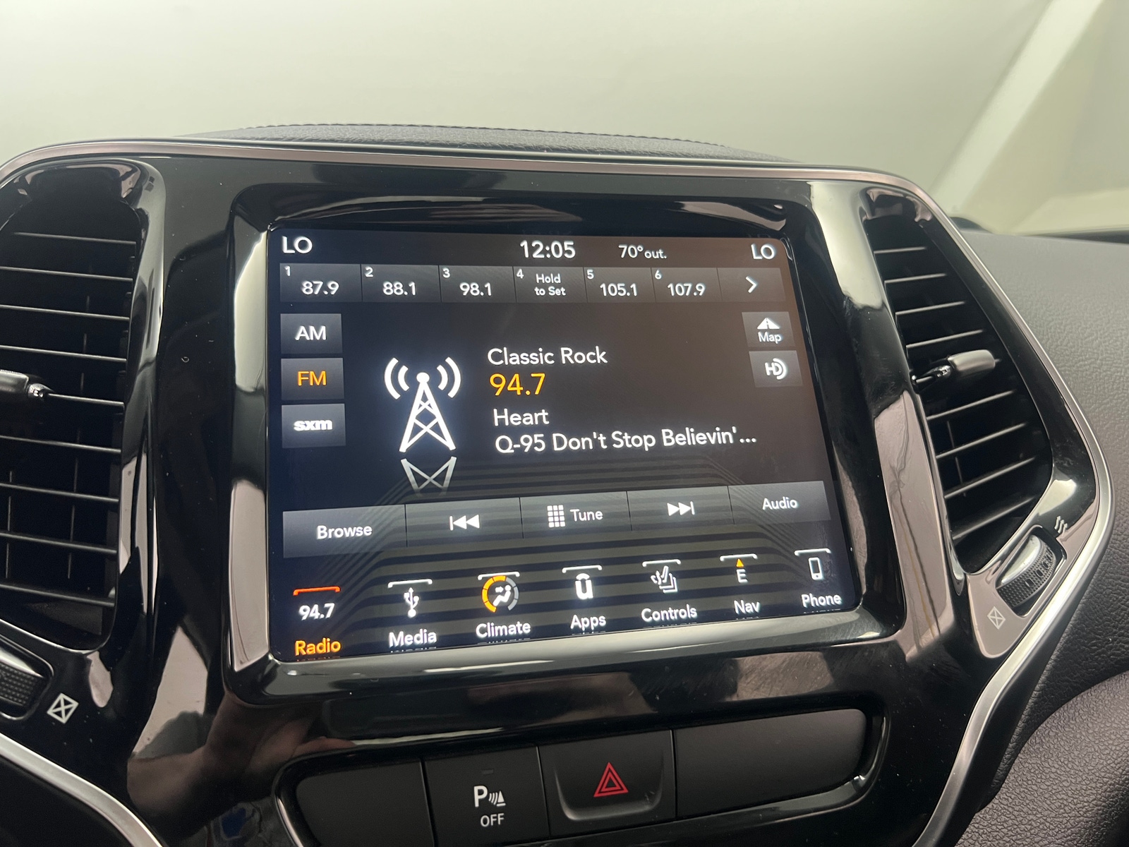 Thumbnail: 2019 Jeep Cherokee - 3