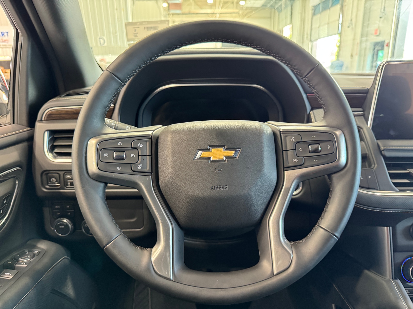 Thumbnail: 2024 Chevrolet Tahoe - 5