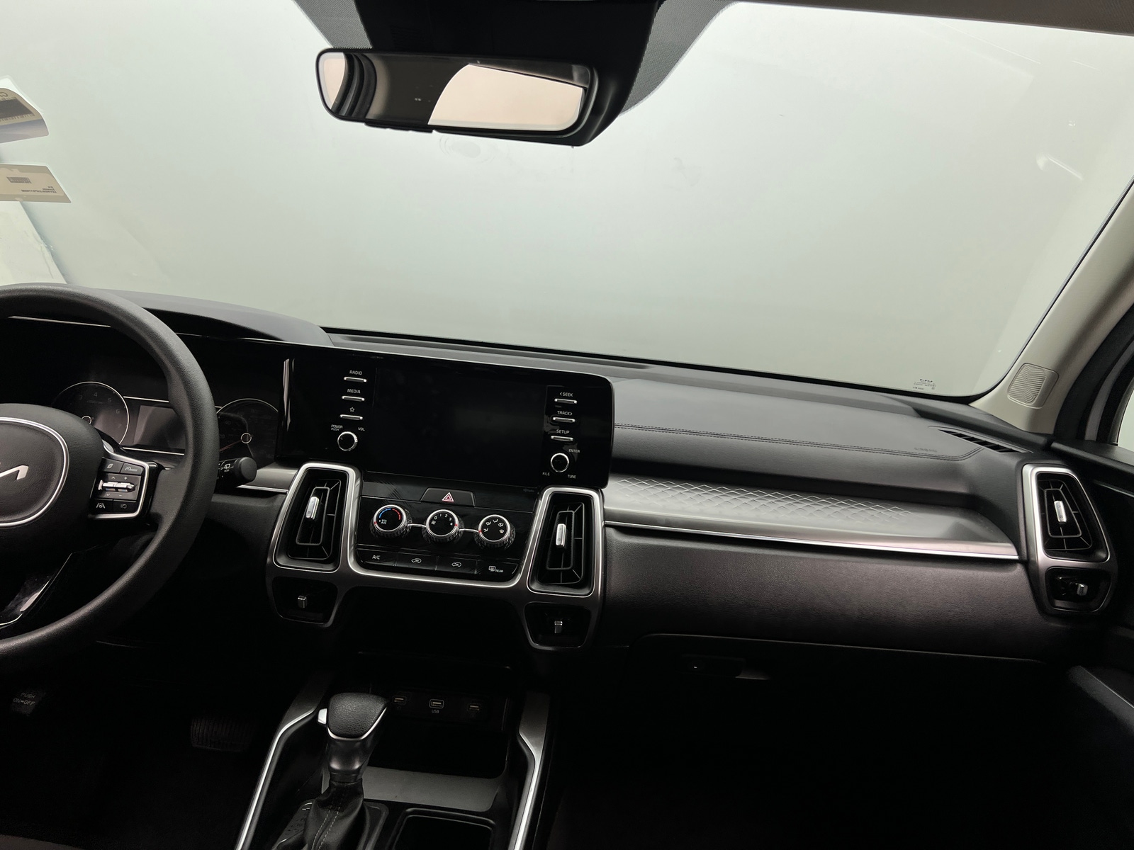 Thumbnail: 2023 Kia Sorento - 3