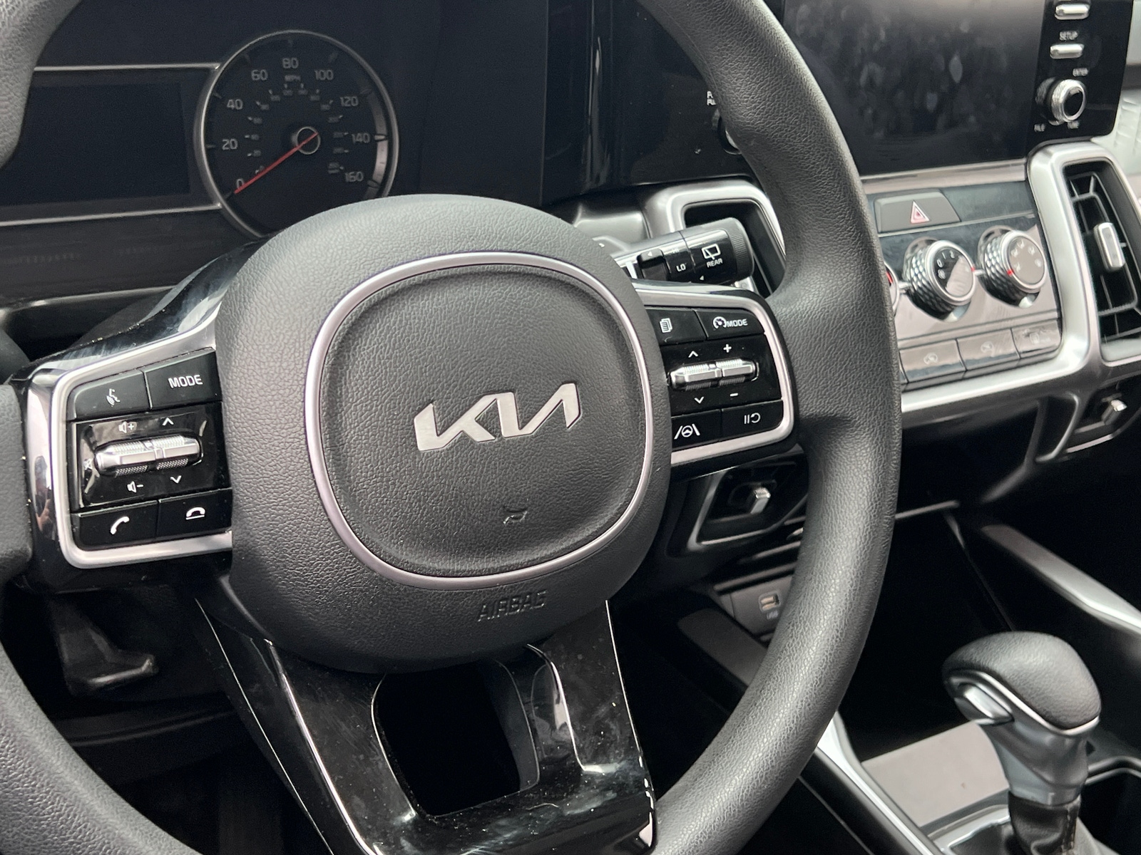 Thumbnail: 2023 Kia Sorento - 5