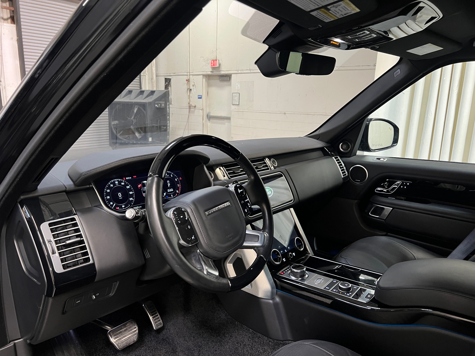 Thumbnail: 2022 Land Rover Range Rover - 2