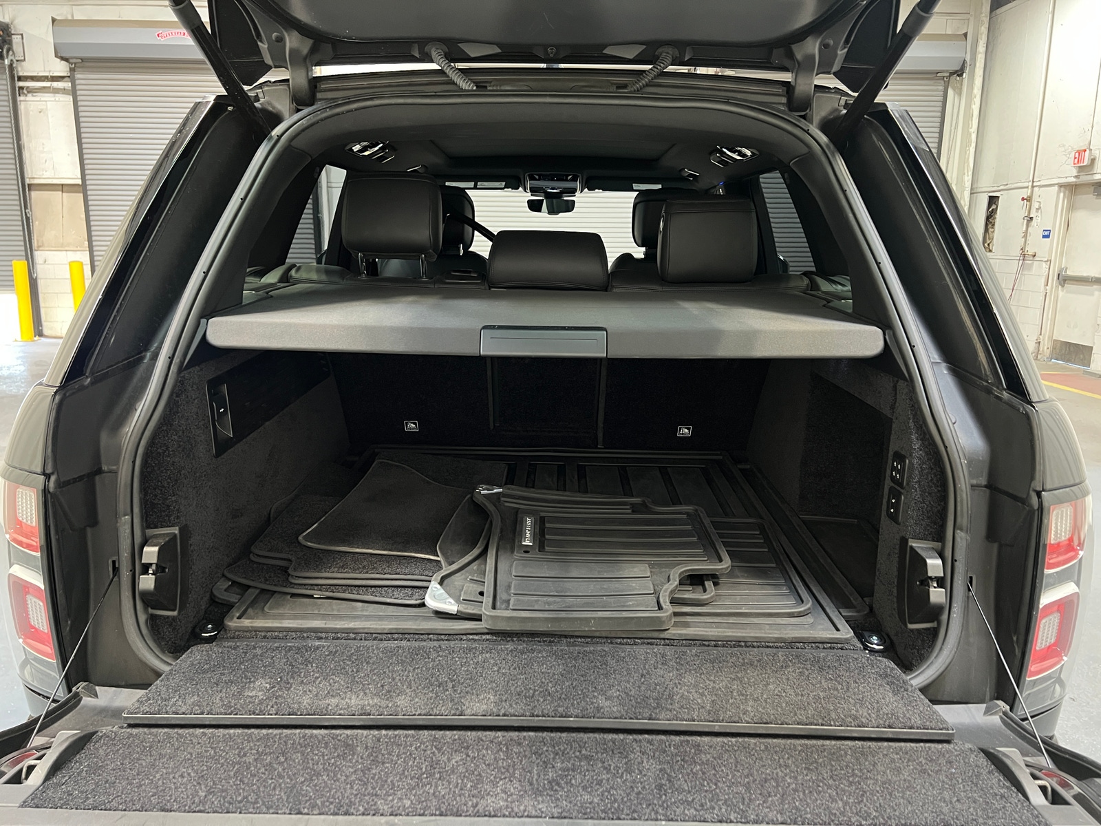 Thumbnail: 2022 Land Rover Range Rover - 6