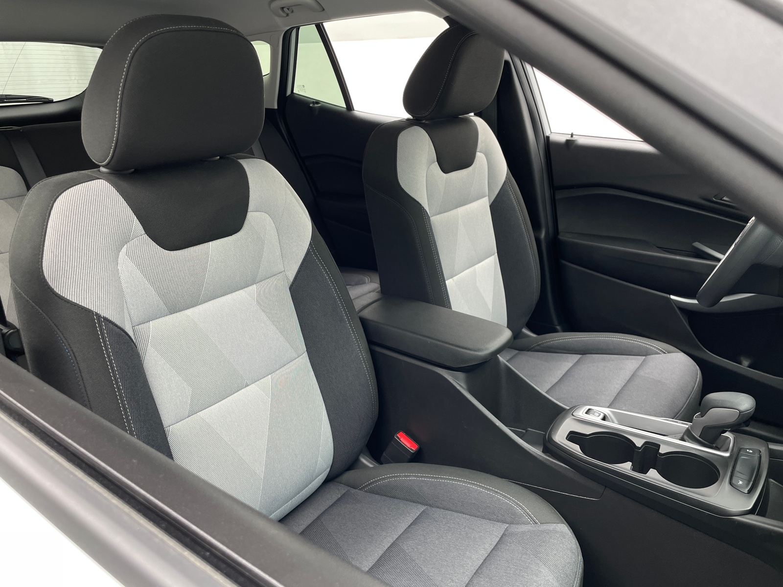 Thumbnail: 2025 Chevrolet Trax - 2