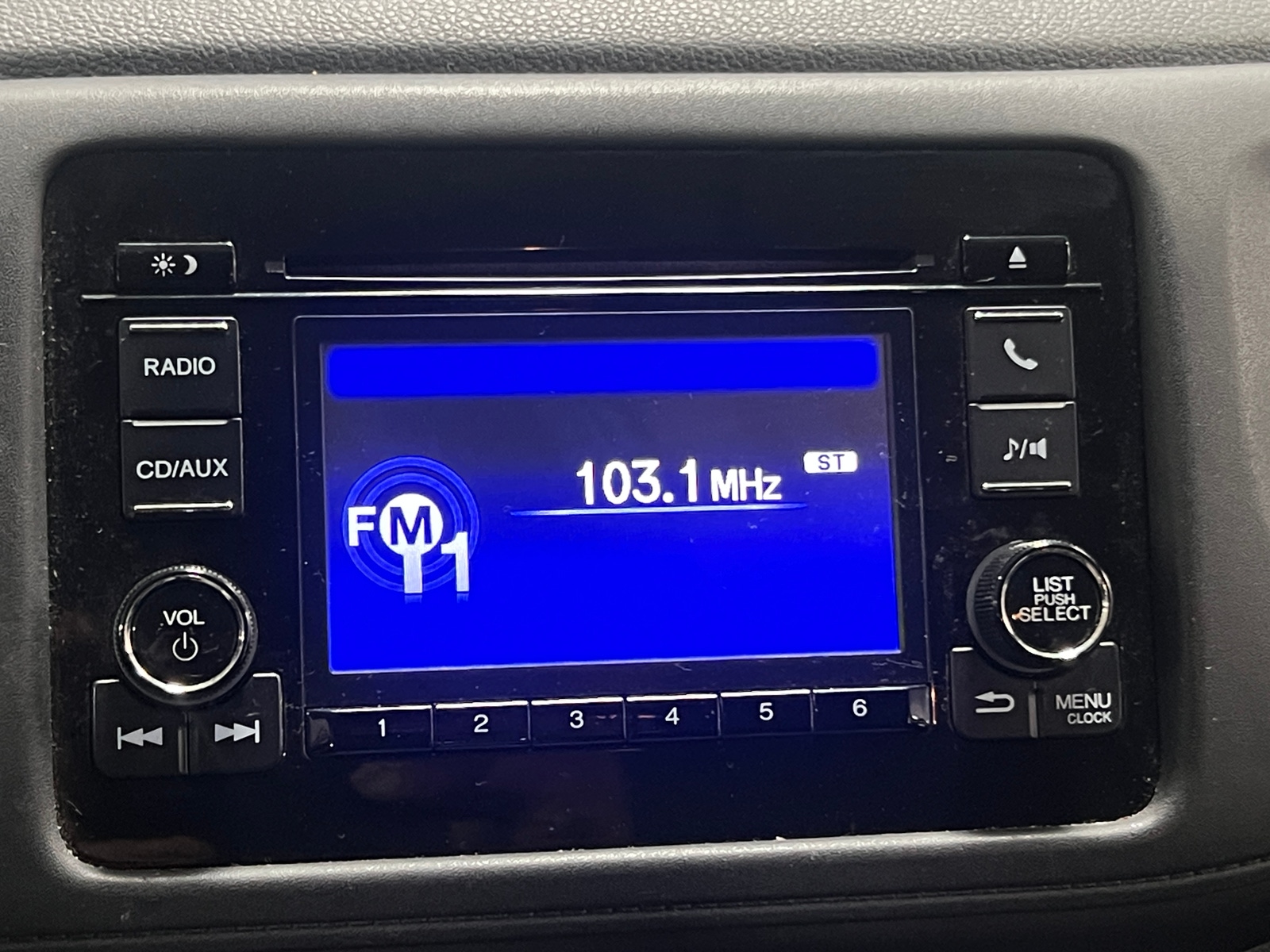 Thumbnail: 2016 Honda HR-V - 4