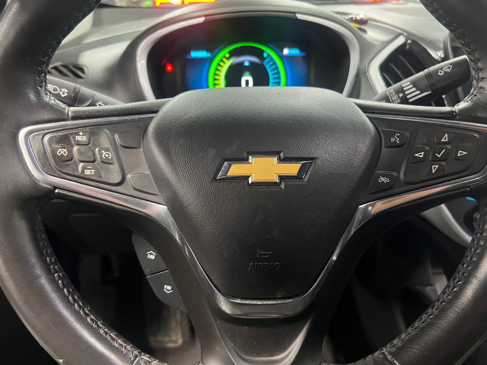 Thumbnail: 2017 Chevrolet Volt - 5