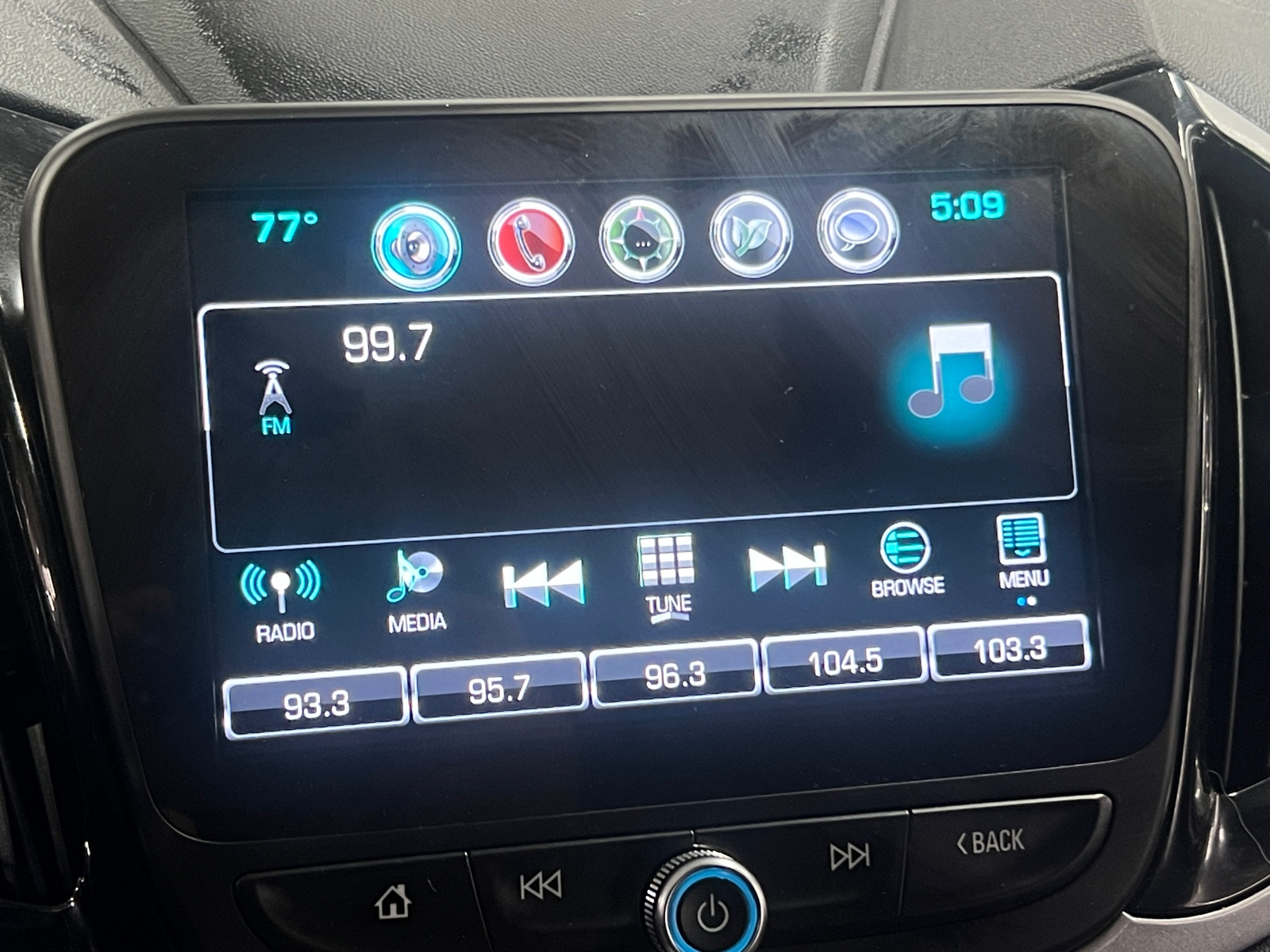 Thumbnail: 2017 Chevrolet Volt - 4
