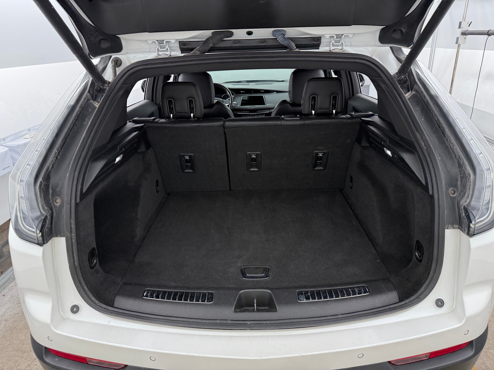 Thumbnail: 2023 Cadillac XT4 - 6