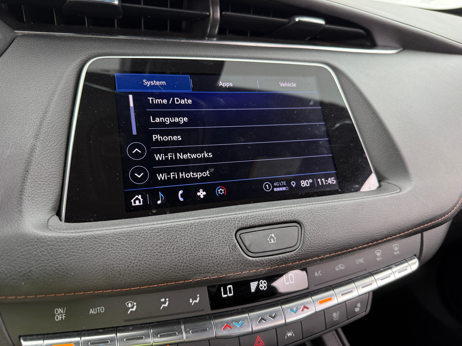 Thumbnail: 2023 Cadillac XT4 - 3