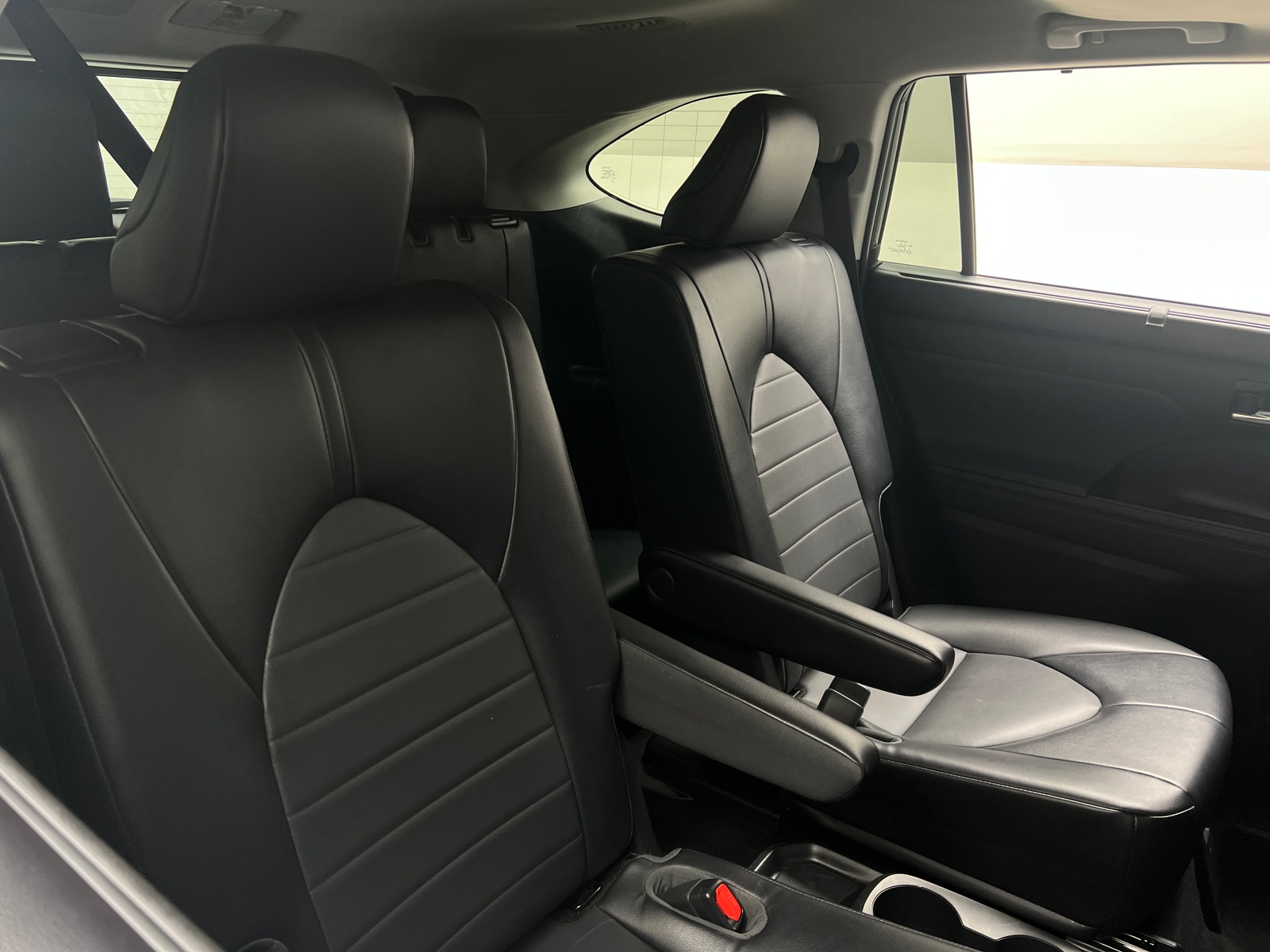 Thumbnail: 2022 Toyota Highlander - 5