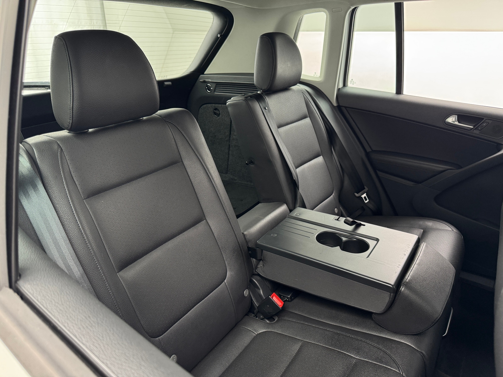 Thumbnail: 2017 Volkswagen Tiguan - 6