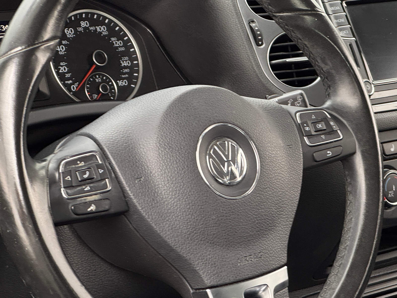 Thumbnail: 2017 Volkswagen Tiguan - 5