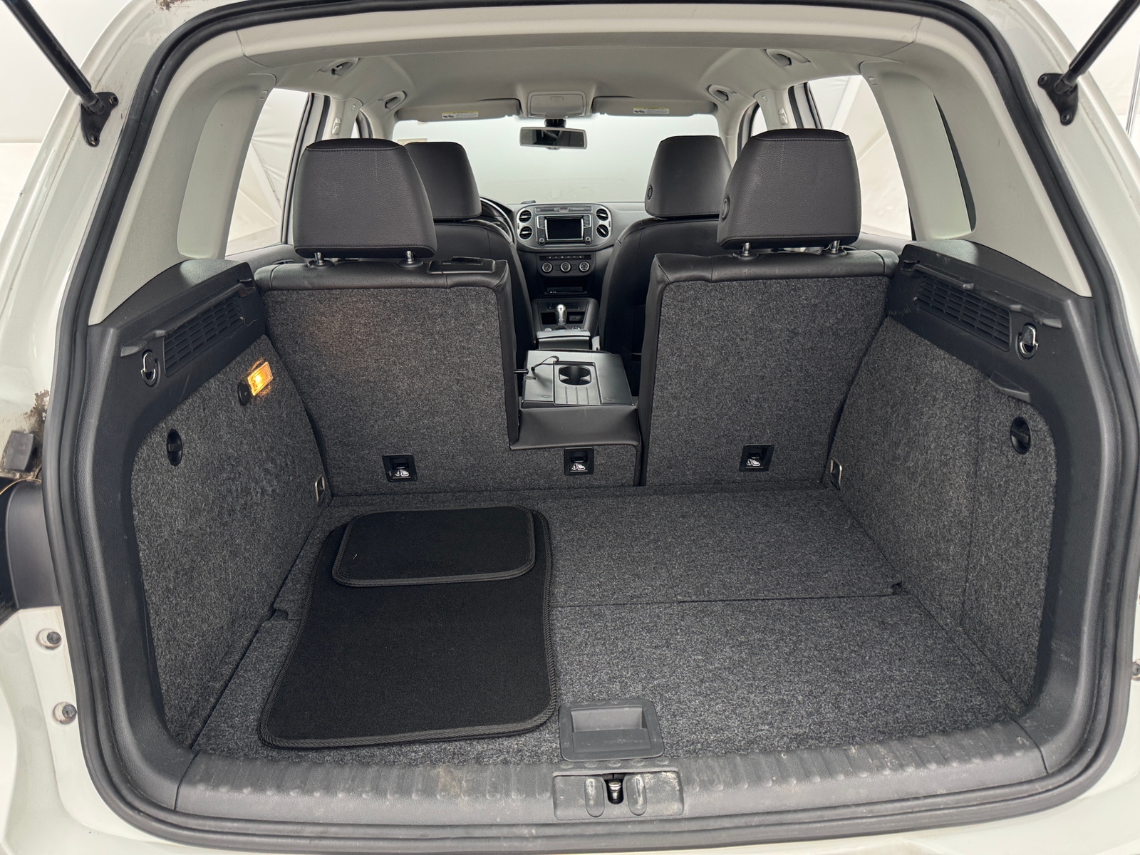 Thumbnail: 2017 Volkswagen Tiguan - 7