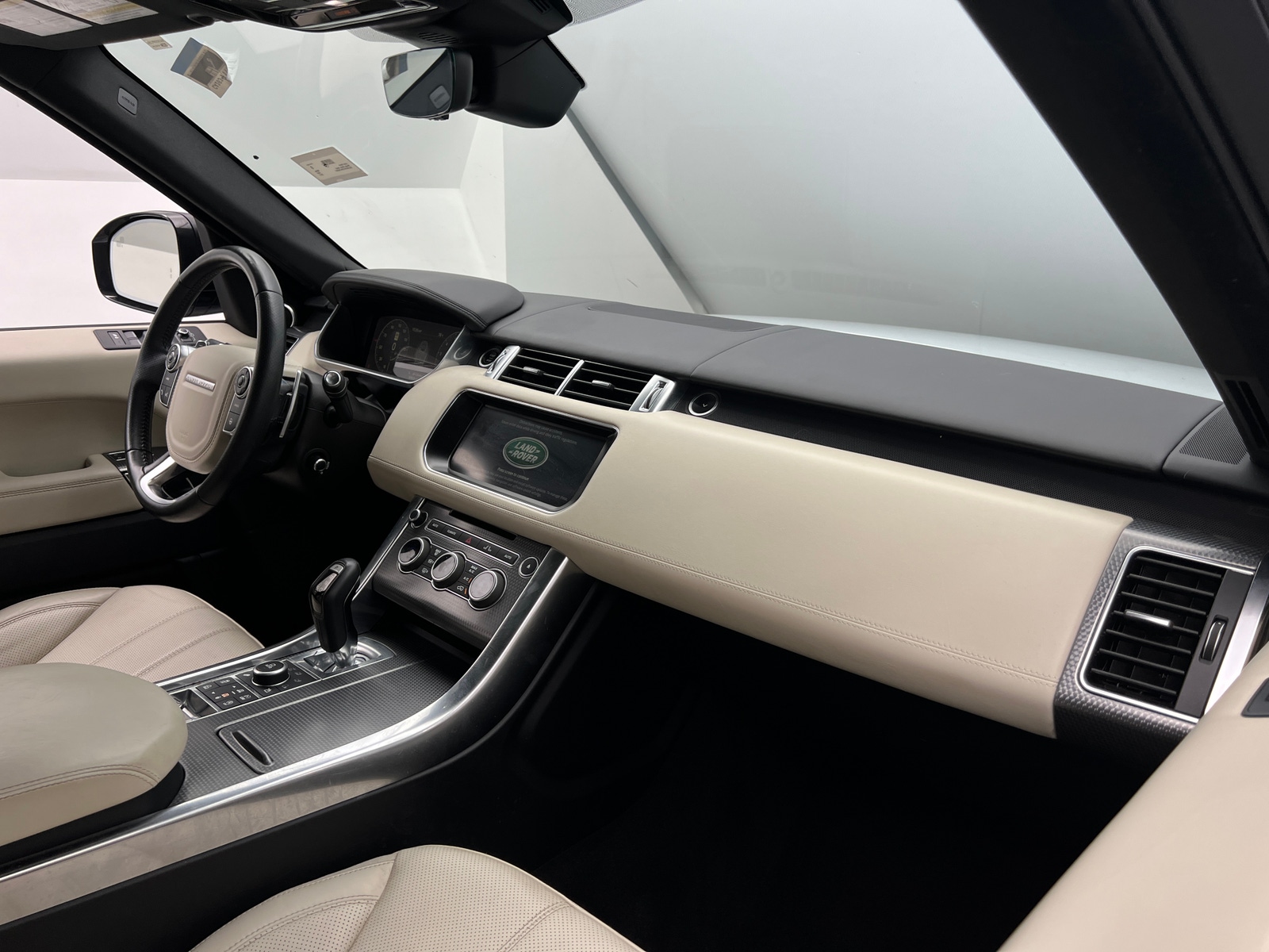 Thumbnail: 2017 Land Rover Range Rover Sport - 2