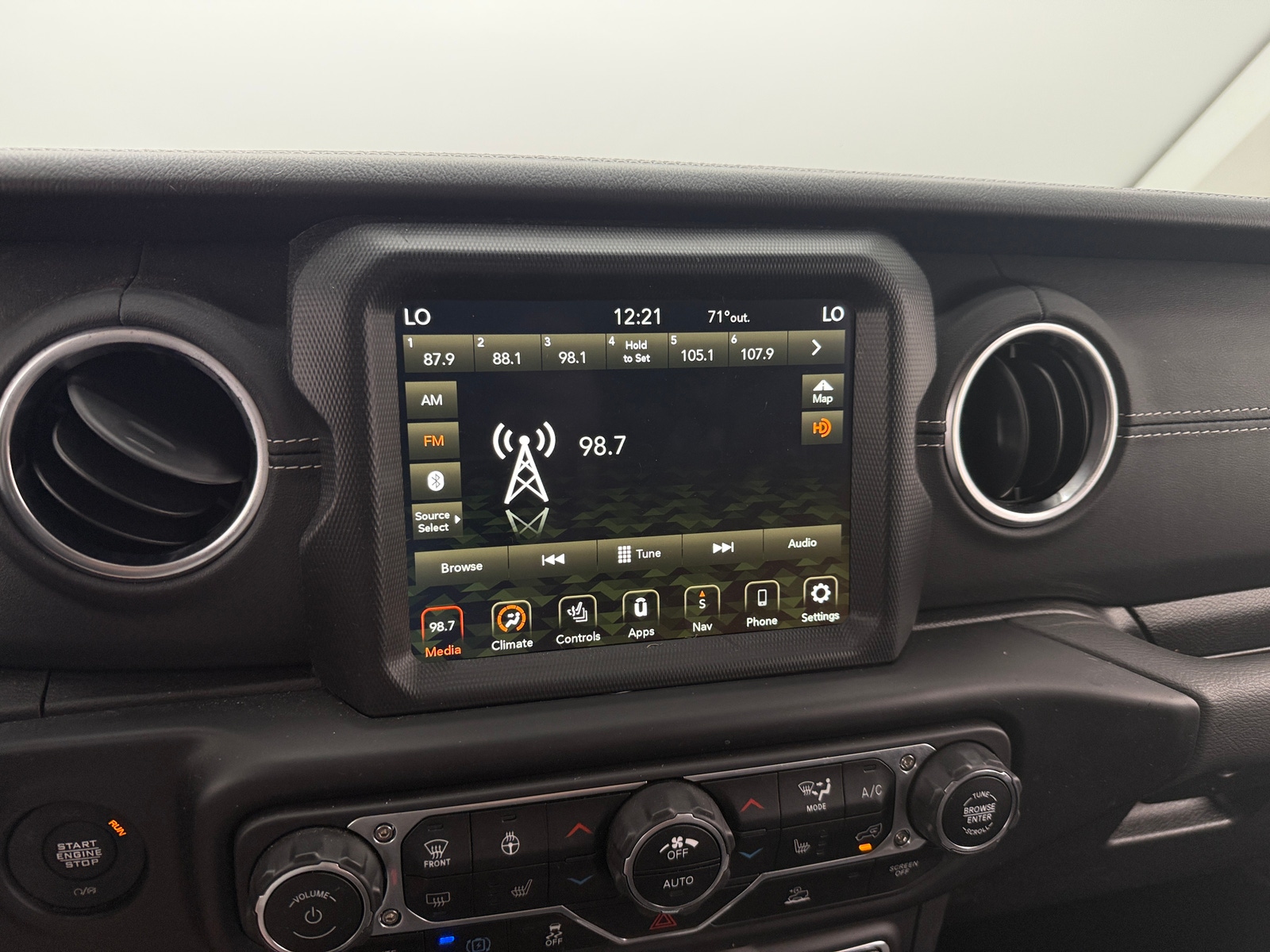 Thumbnail: 2022 Jeep Wrangler - 3