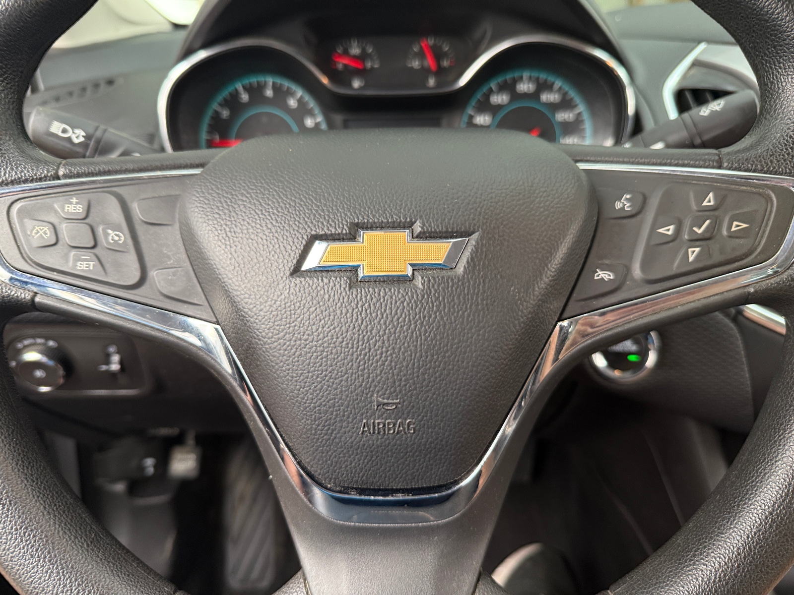Thumbnail: 2018 Chevrolet Cruze - 5