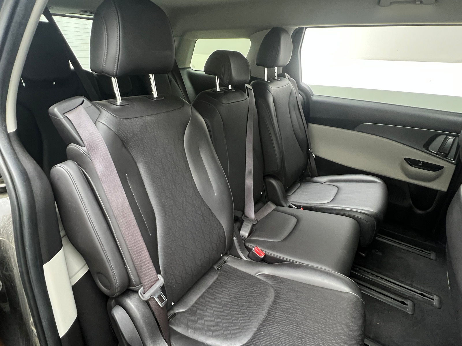 Thumbnail: 2022 Kia Carnival - 6