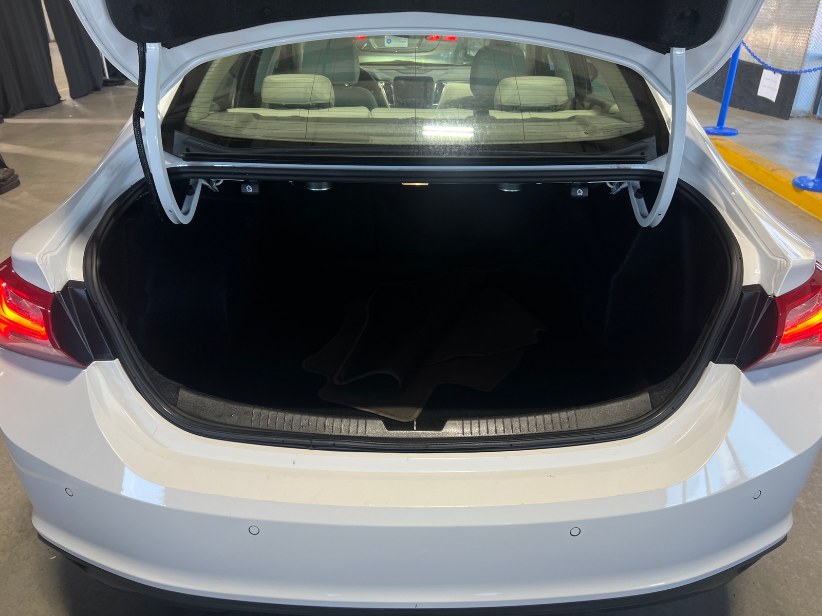 Thumbnail: 2024 Chevrolet Malibu - 6